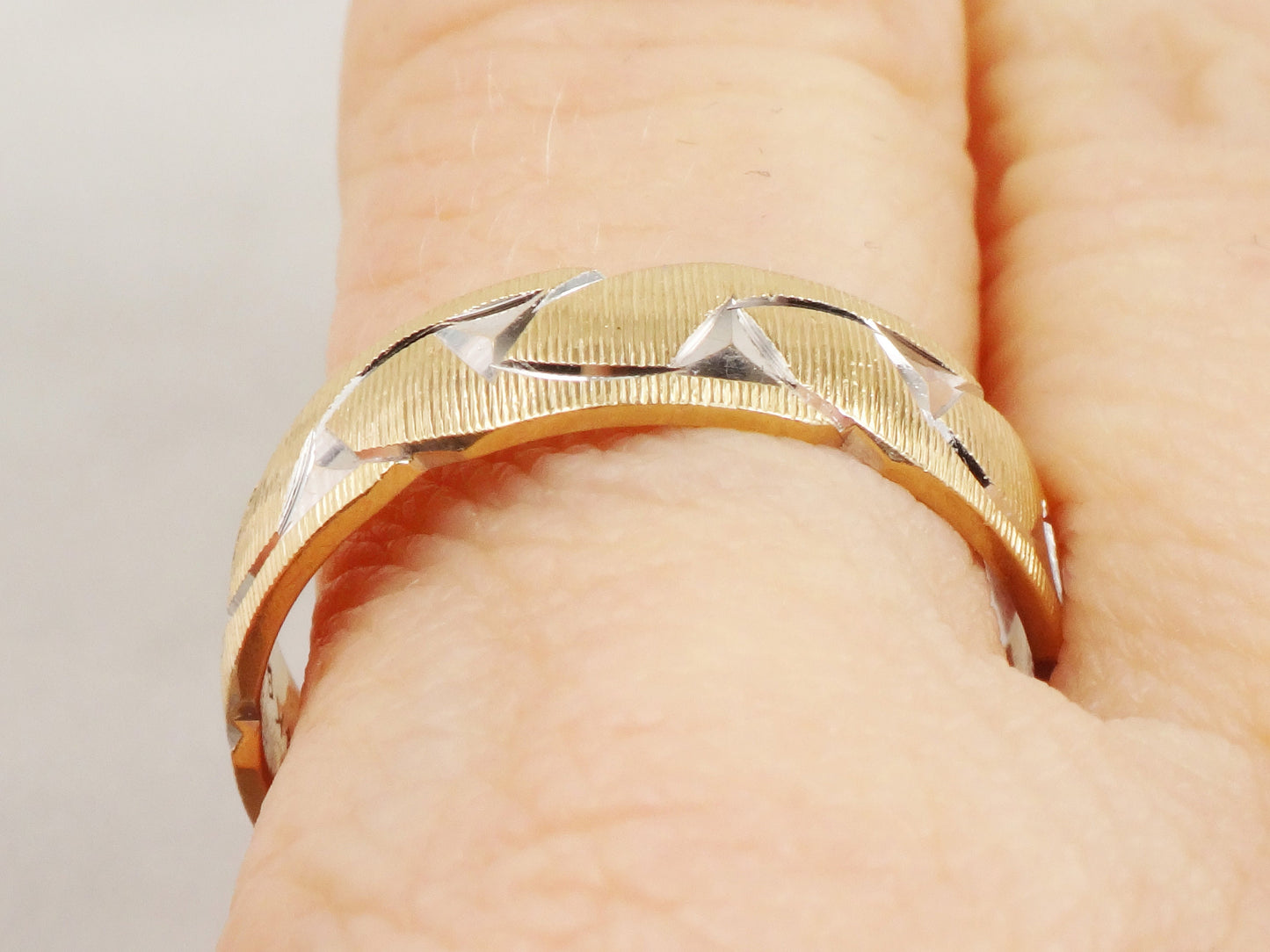 Vintage 14k Two Tone Gold Link Design Wedding Band - Size 9.25