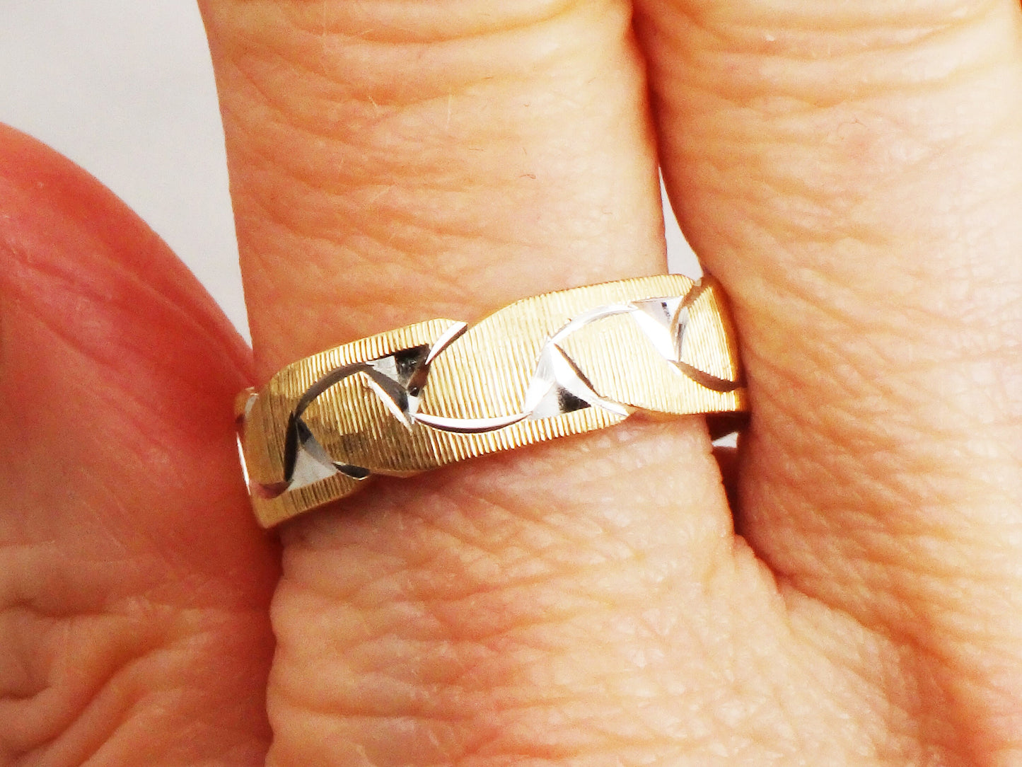 Vintage 14k Two Tone Gold Link Design Wedding Band - Size 9.25