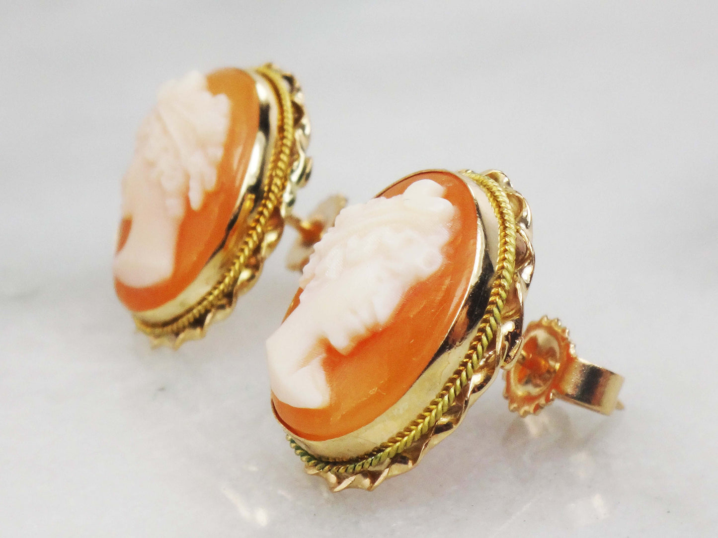 Vintage 14k Gold Shell Cameo Stud Earrings Oval Moon Goddess Cameo Earrings
