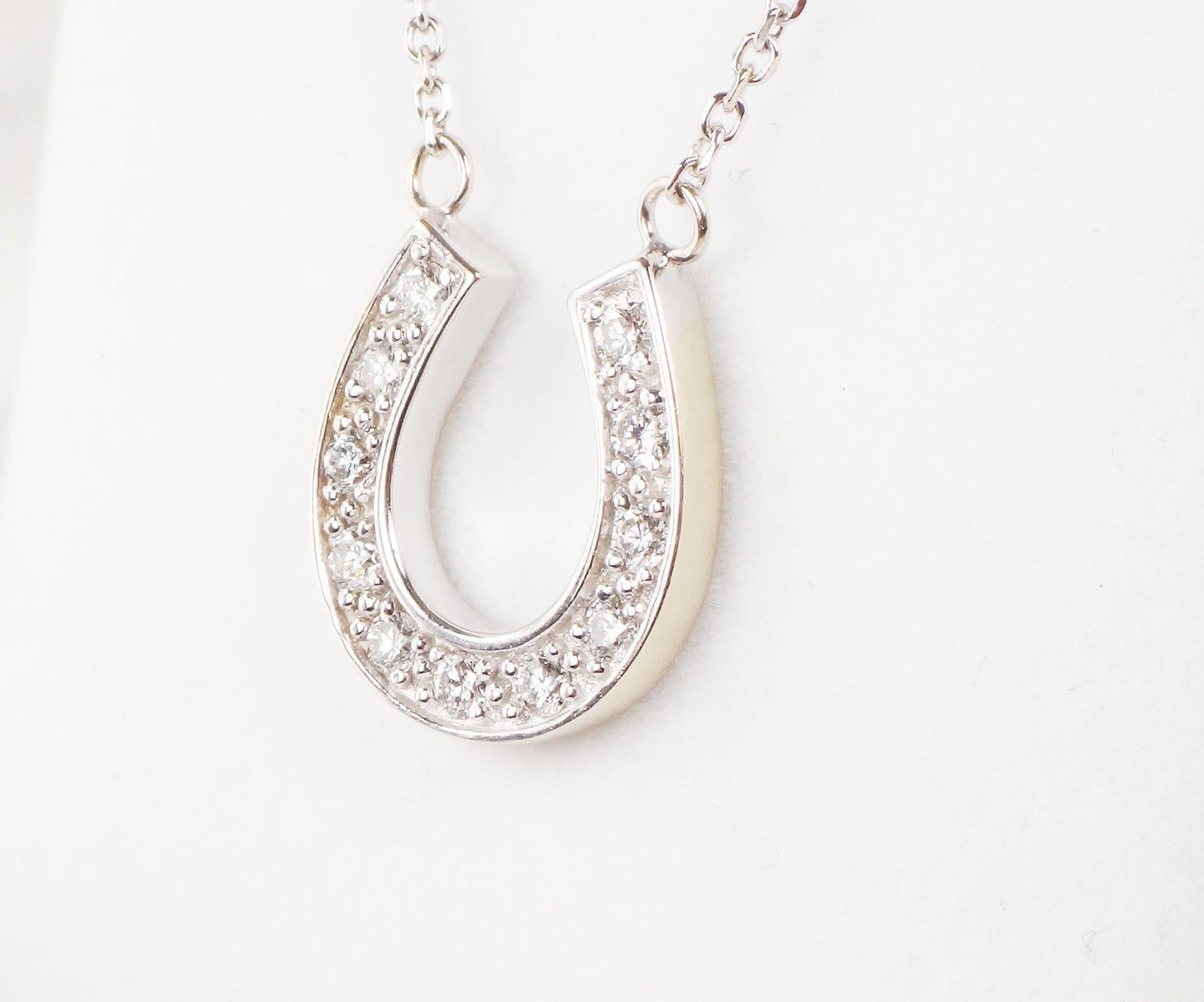 Vintage 14k White Gold Large Natural Diamond Horseshoe Necklace Approximately 1.25 CTS TDW 19.5"