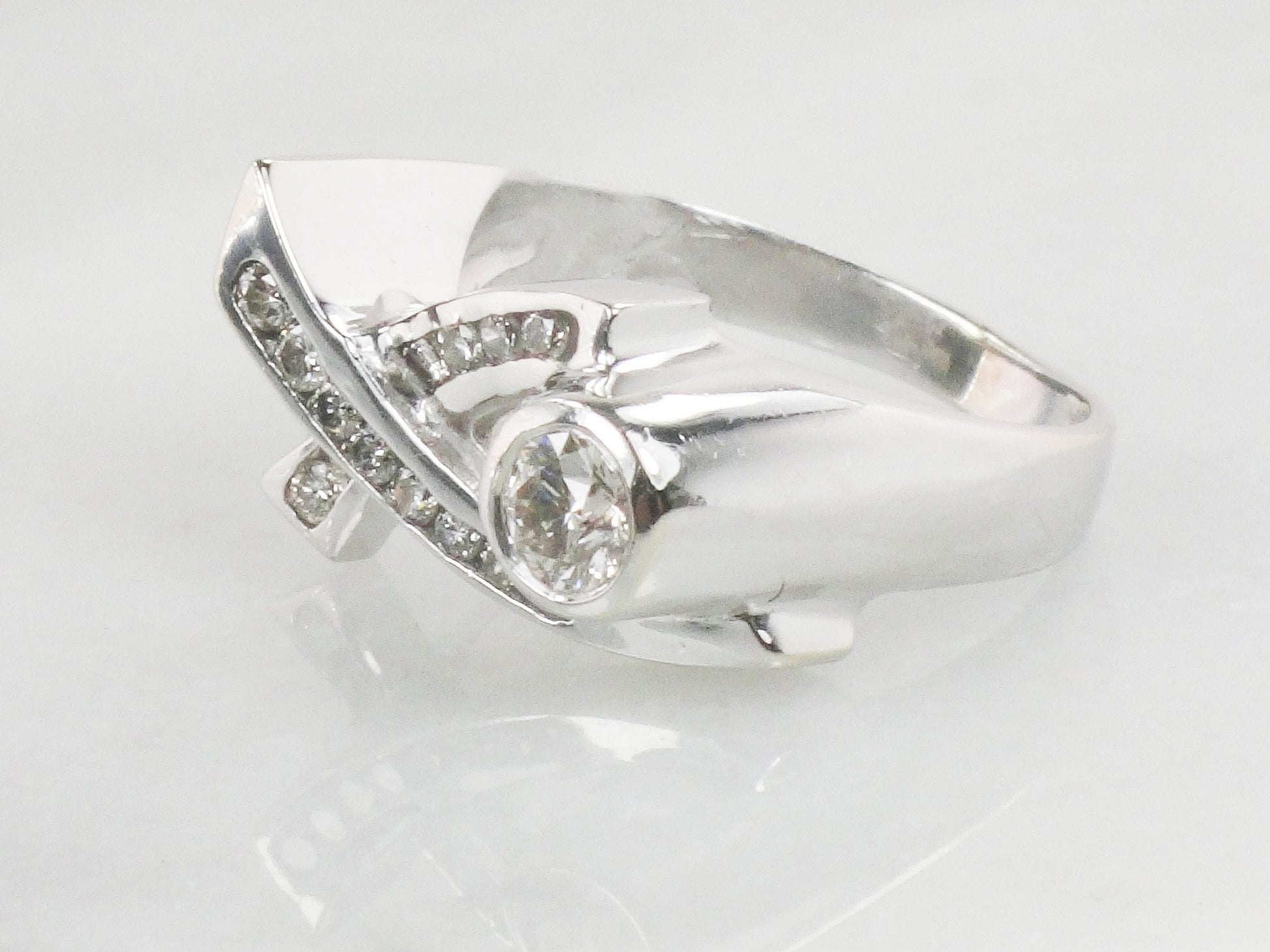 Vintage 14k White Gold Diamond XO Ring - Size 6