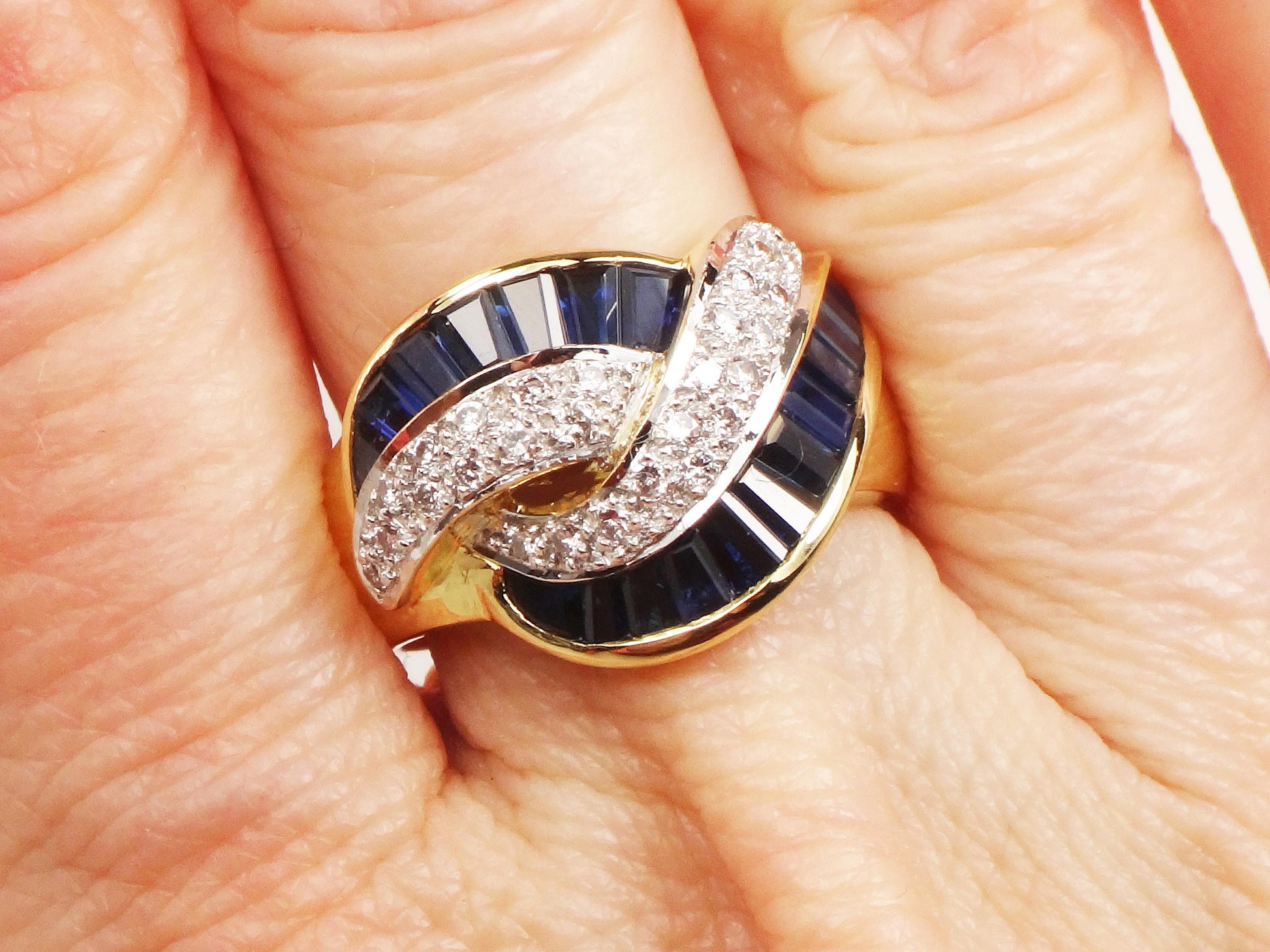 Vintage LeVian 18k Gold Sapphire Diamond Ring - Size 6.5