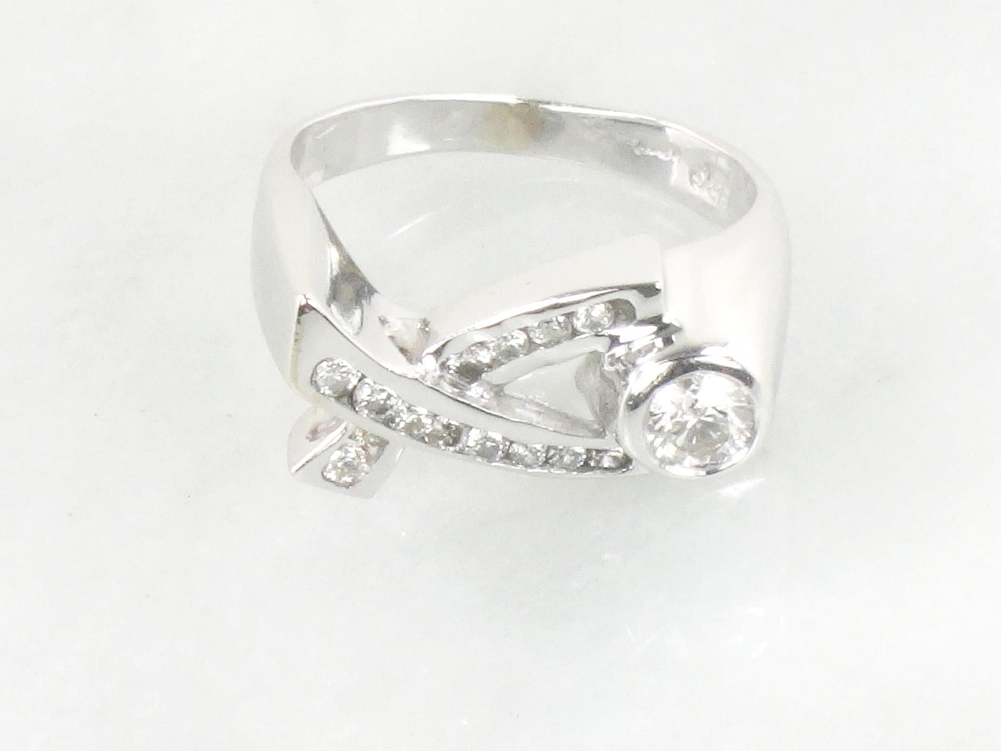 Vintage 14k White Gold Diamond XO Ring - Size 6