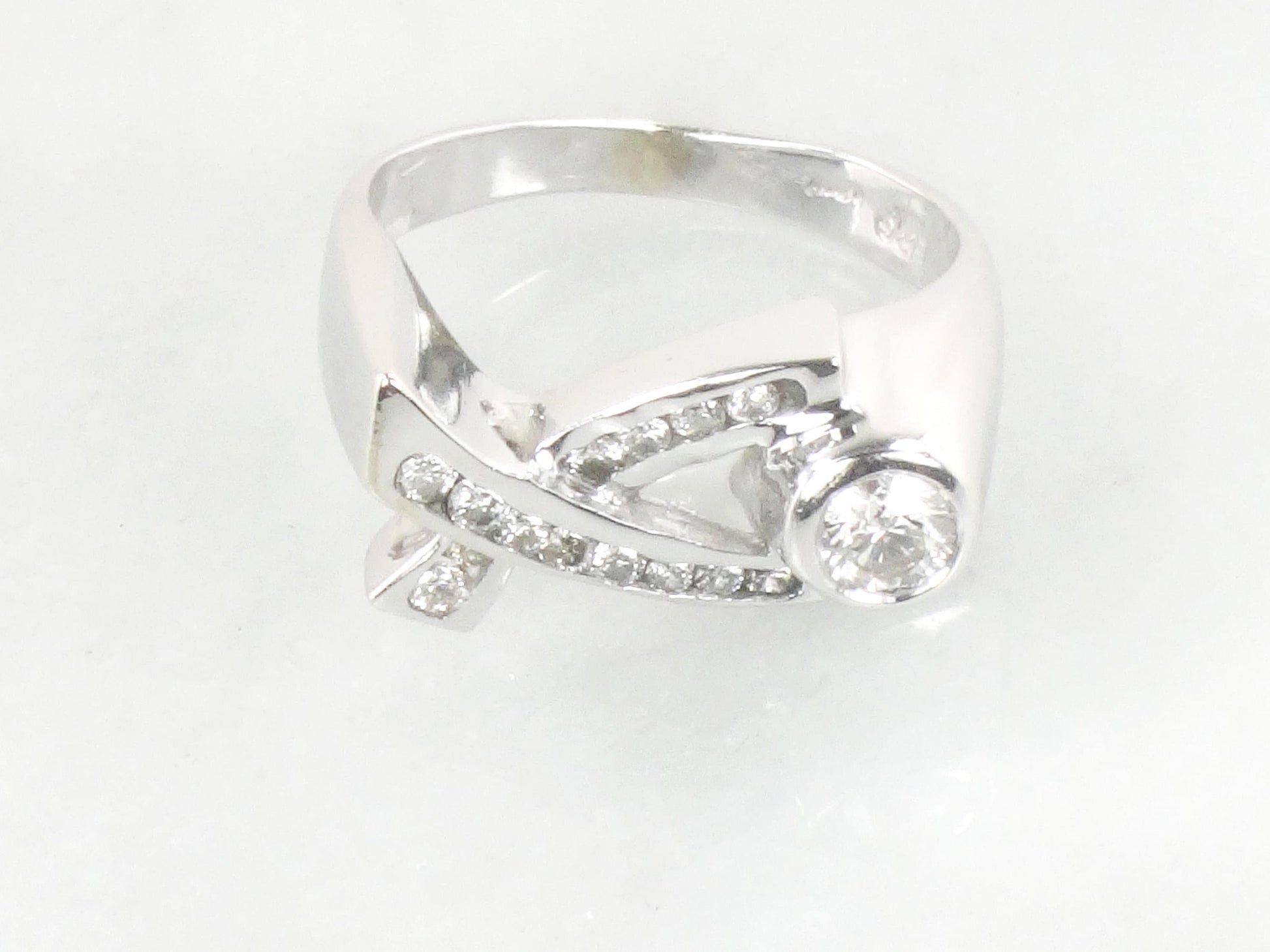 Vintage 14k White Gold Diamond XO Ring - Size 6
