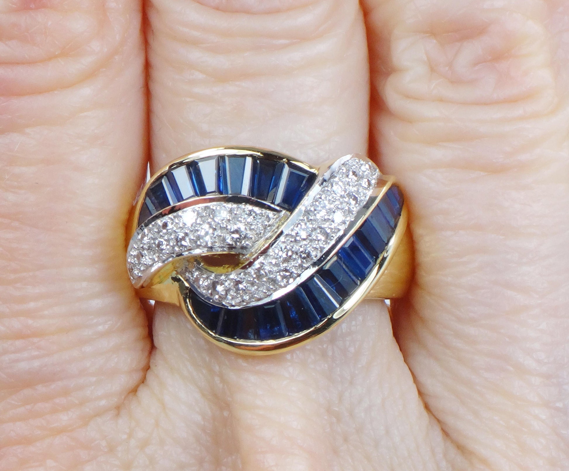 Vintage LeVian 18k Gold Sapphire Diamond Ring - Size 6.5