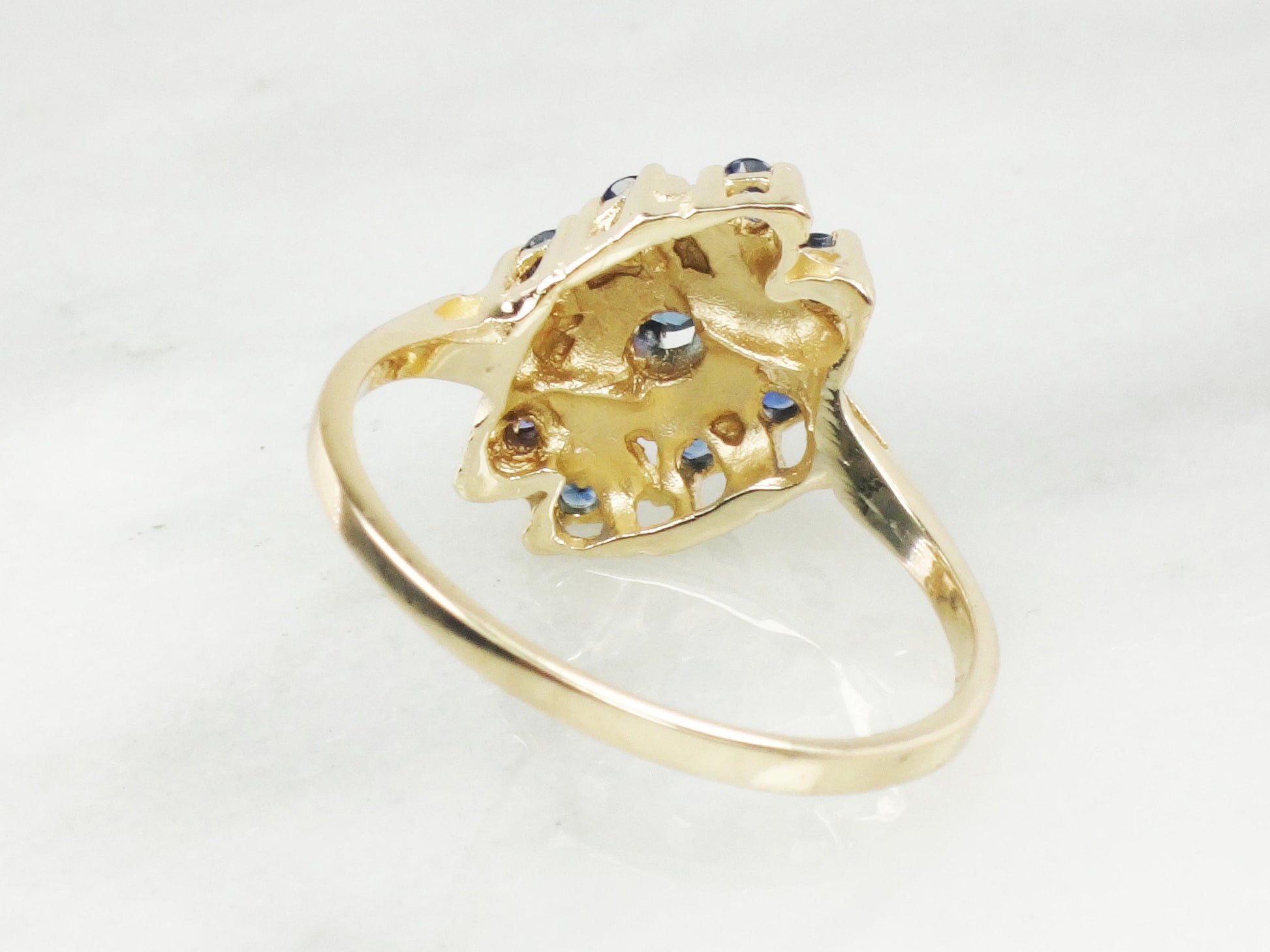 Vintage 14k Yellow Gold London Blue Topaz Cluster Ring - Size 8.5