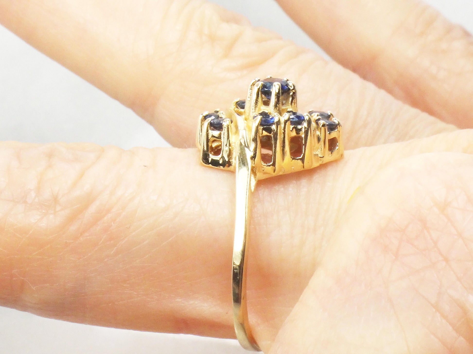 Vintage 14k Yellow Gold London Blue Topaz Cluster Ring - Size 8.5