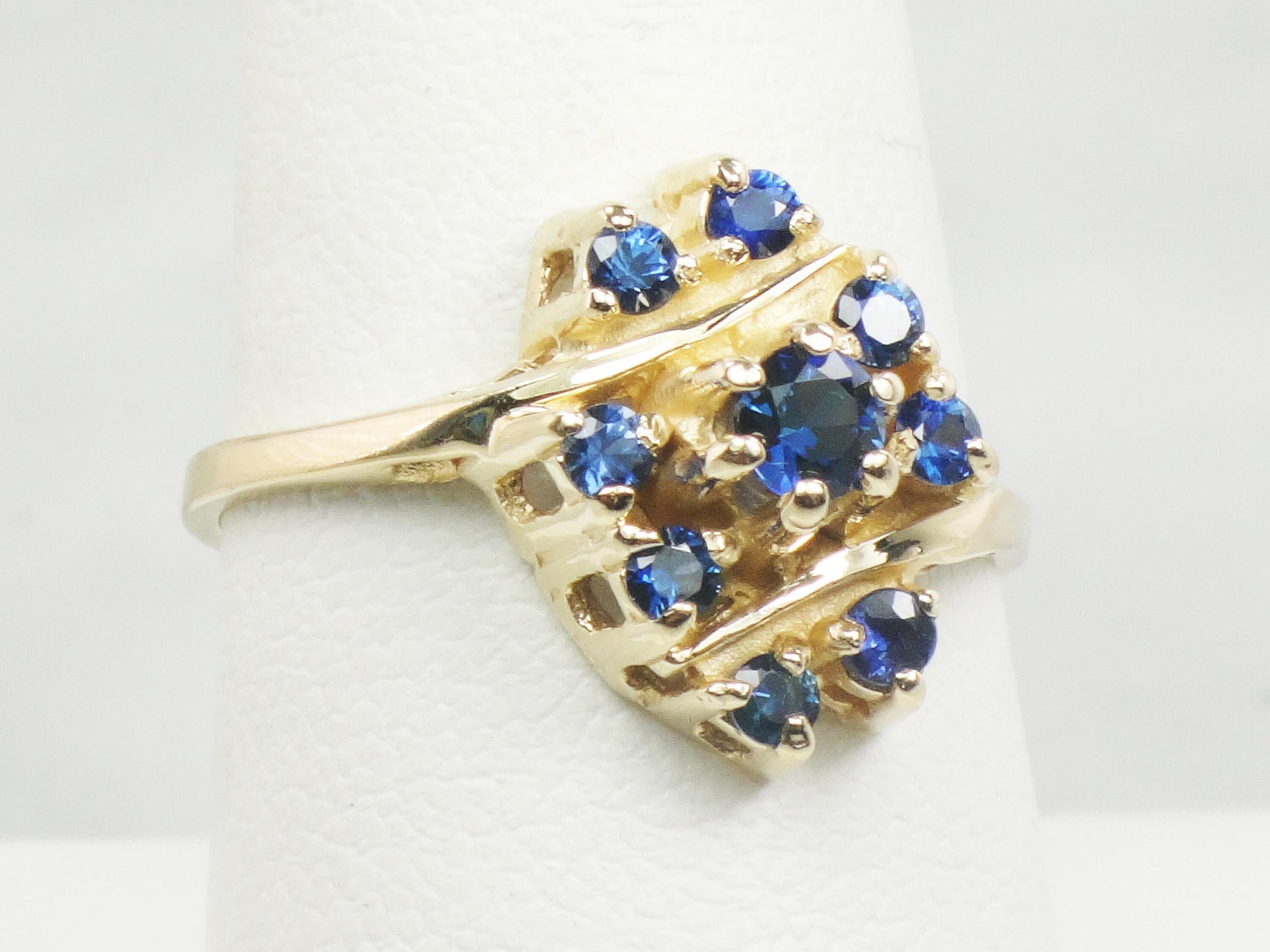 Vintage 14k Yellow Gold London Blue Topaz Cluster Ring - Size 8.5