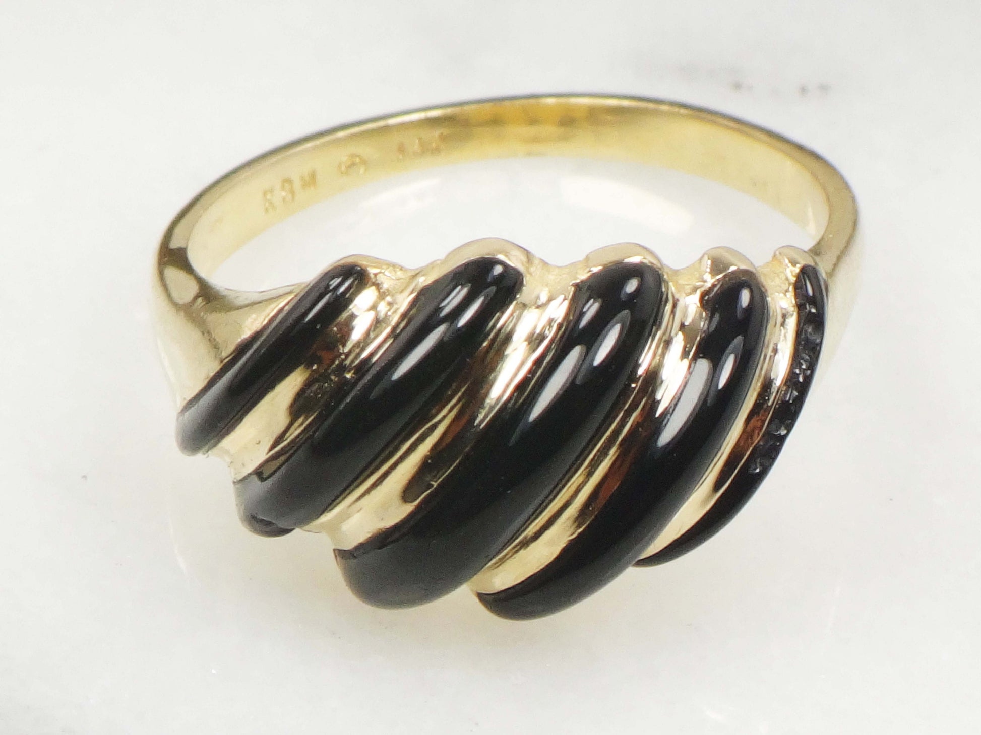 Vintage KBN Kabana 14k Yellow Gold Fluted Onyx Shrimp Ring Size 6