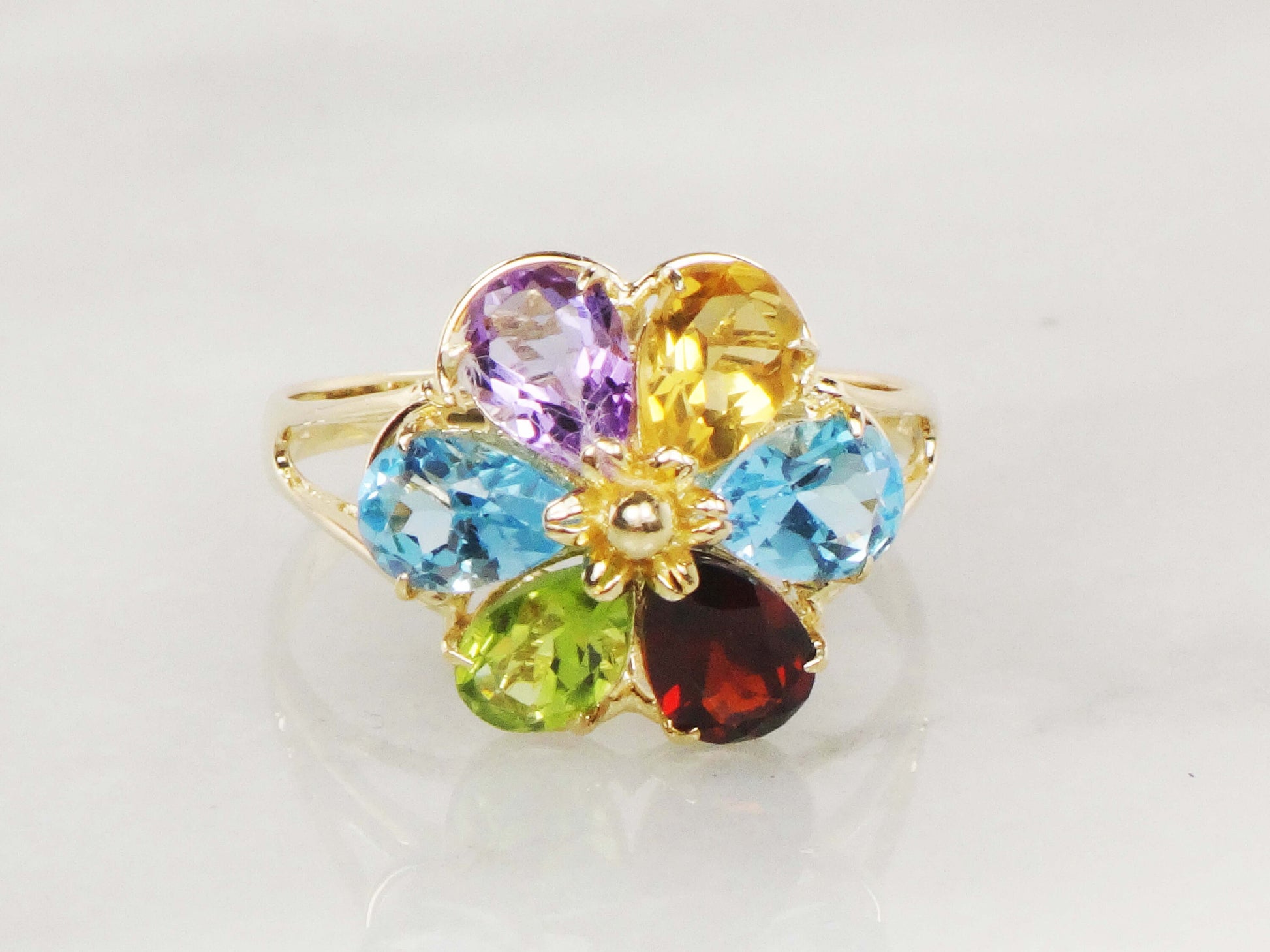 Vintage 14k Gold Floral Gemstone Ring: Garnet, Peridot, Topaz, Amethyst, Citrine (Size 6.75)
