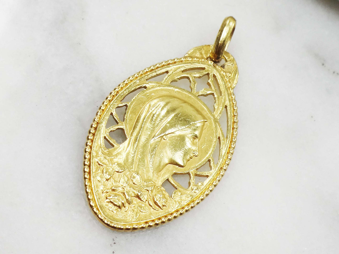 Vintage 18k Yellow Gold Virgin Mary Medal: Religious Charm, Circa 1930s