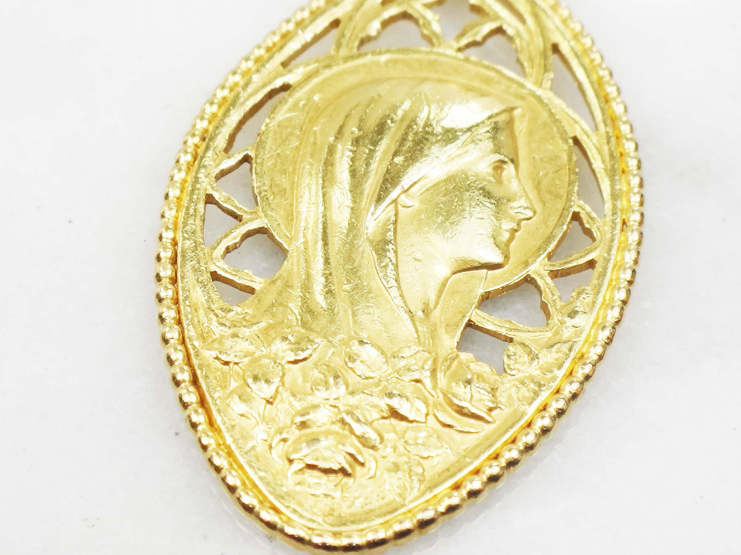Vintage 18k Yellow Gold Virgin Mary Medal: Religious Charm, Circa 1930s