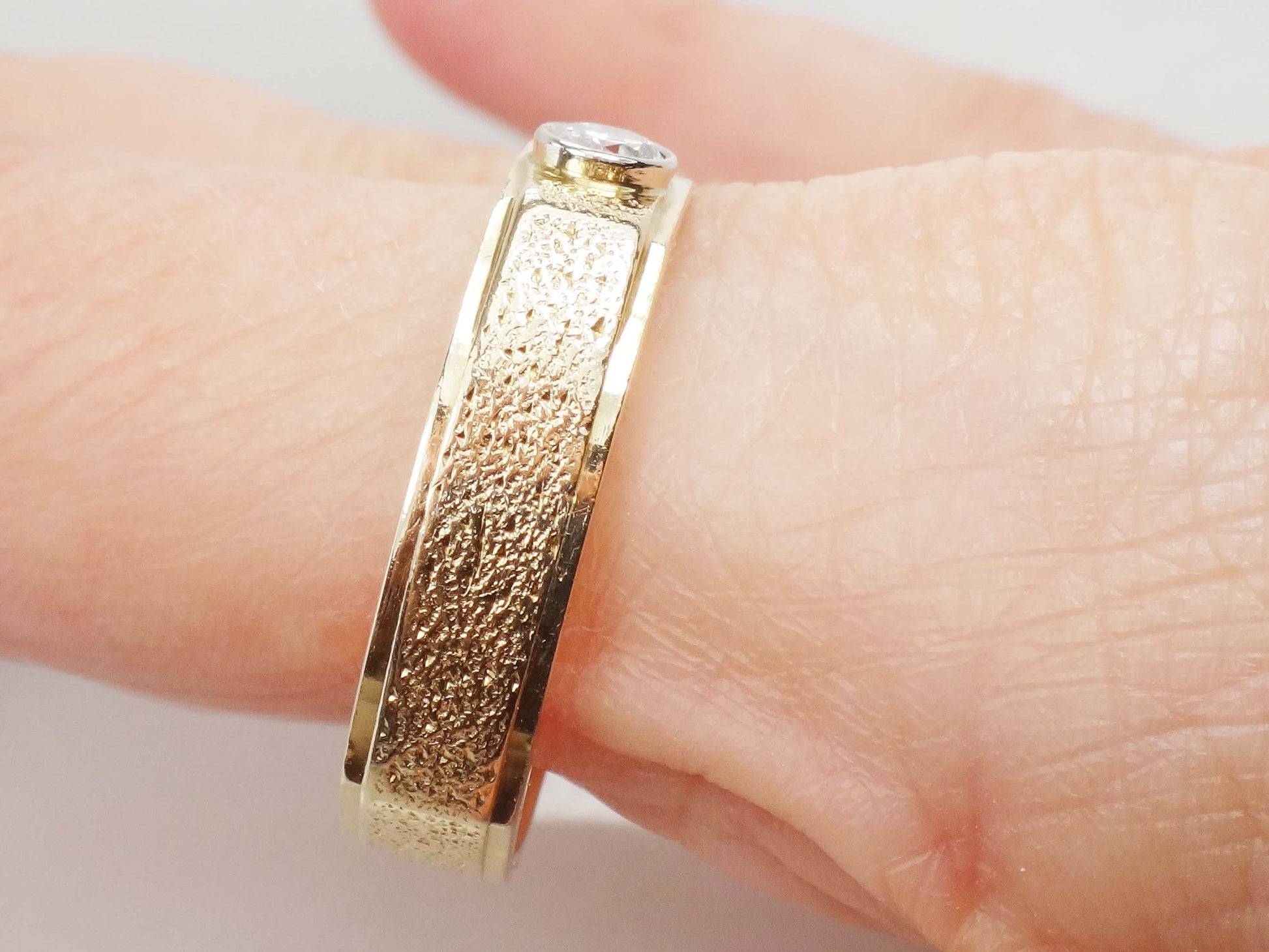 Vintage 14k Yellow Gold Diamond Solitaire Wedding Band - Size 12 3/4