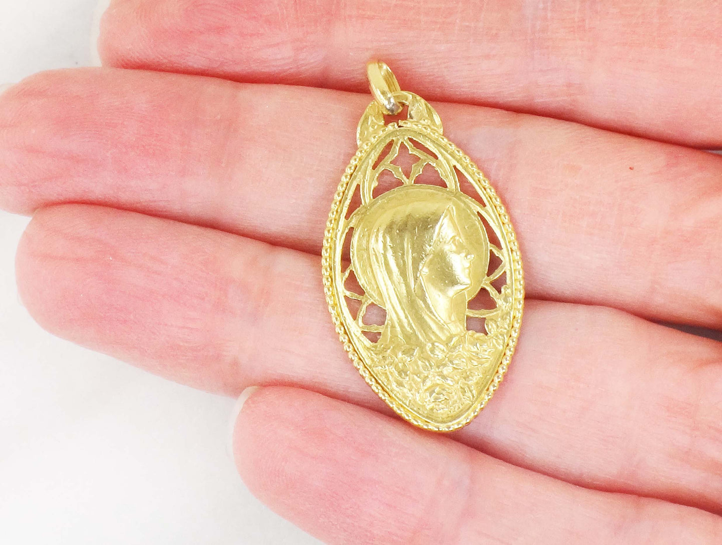 Vintage 18k Yellow Gold Virgin Mary Medal: Religious Charm, Circa 1930s