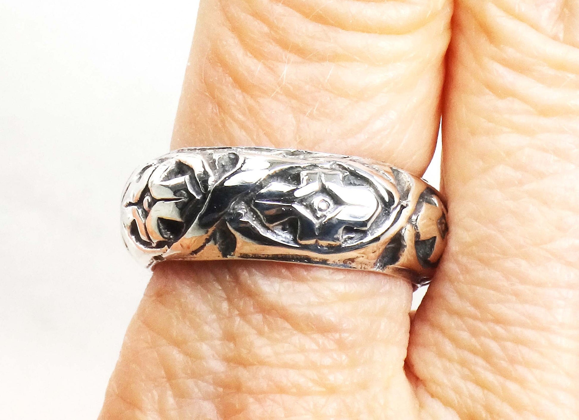 Vintage Sterling Silver Wide Floral Band 8 mm Silver Wedding Ring Size 7