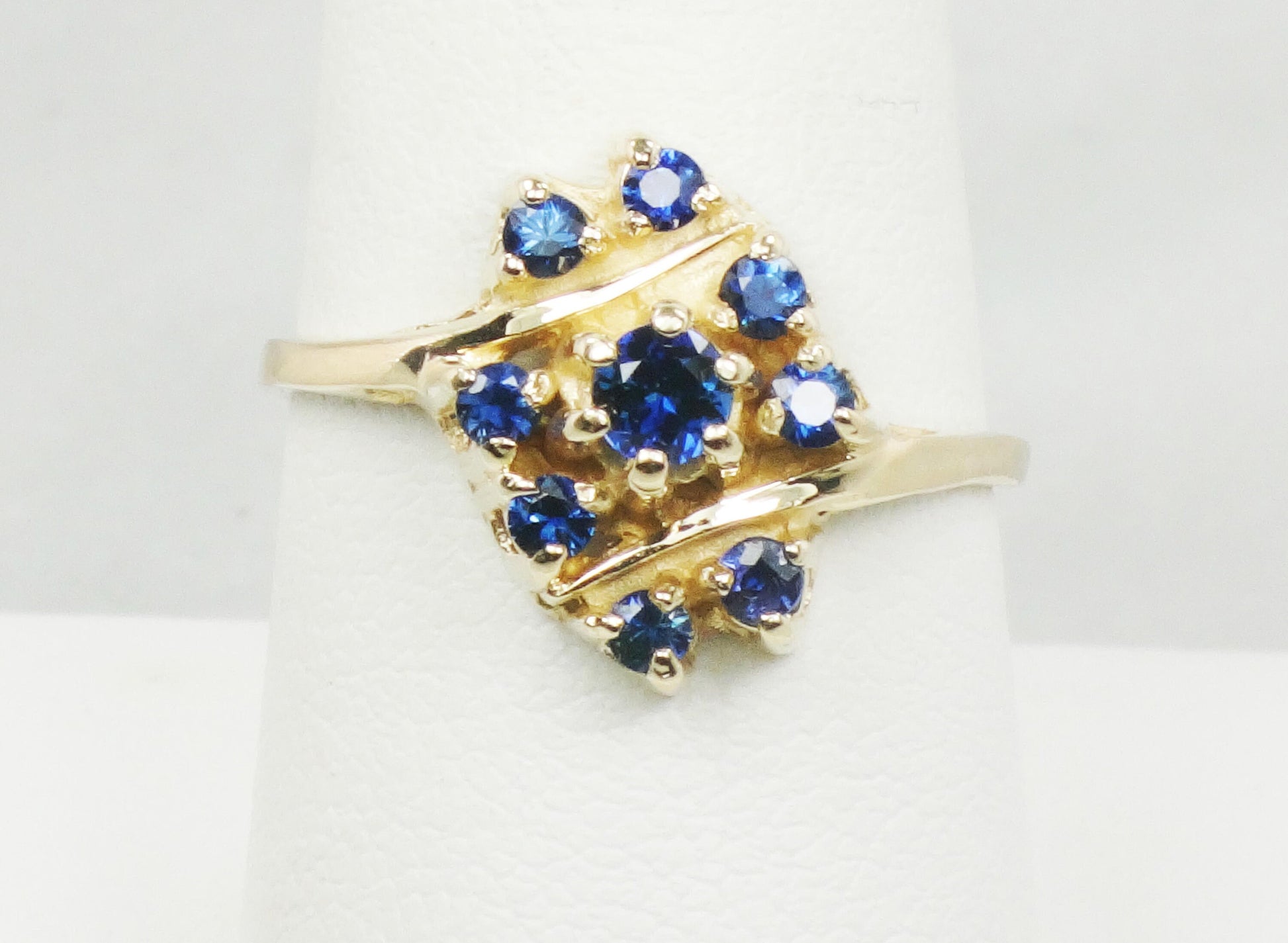Vintage 14k Yellow Gold London Blue Topaz Cluster Ring - Size 8.5