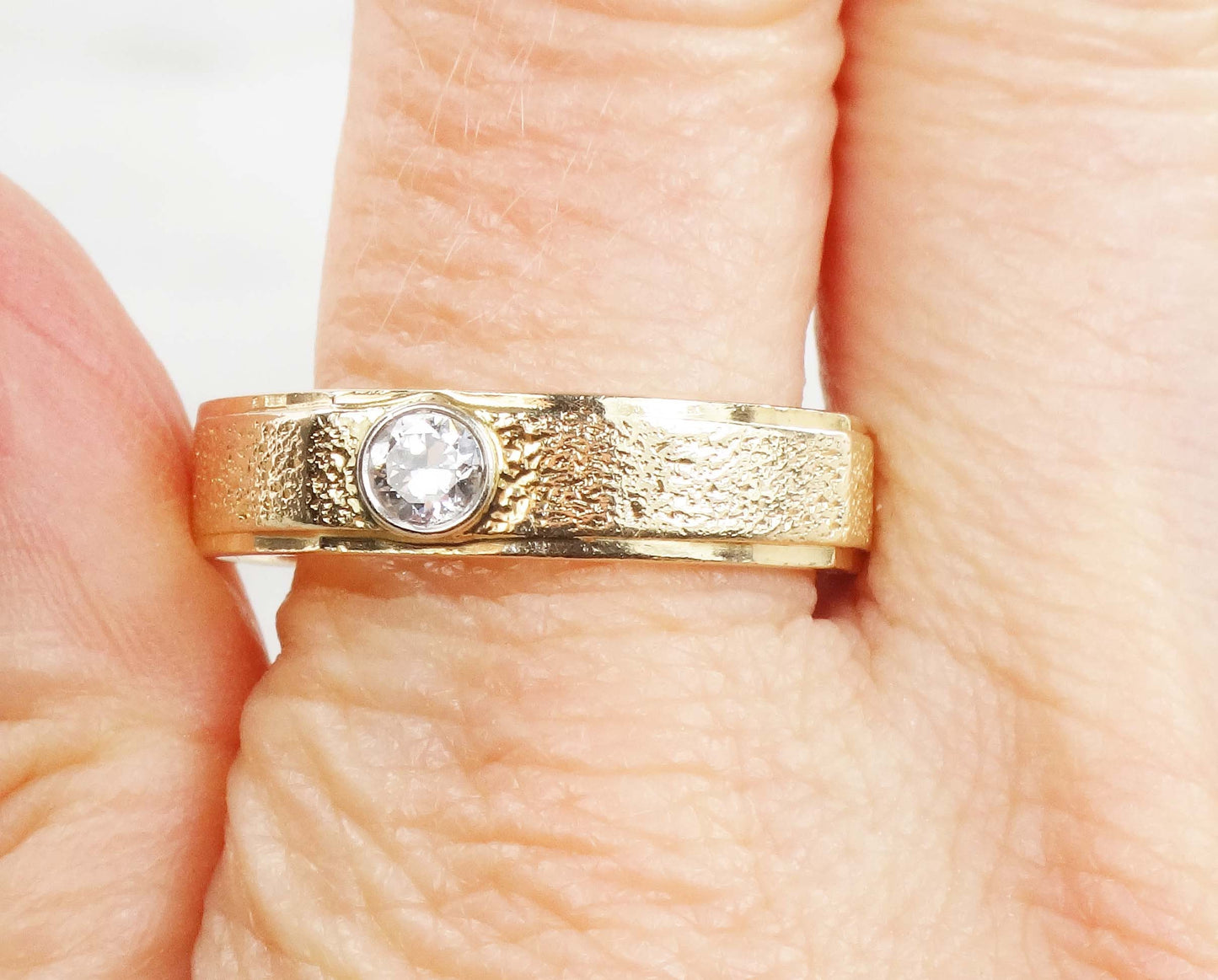 Vintage 14k Yellow Gold Men's Diamond Wedding Band Unisex Approx. .25 CT Solitaire Natural Diamond Ring Size 12 3/4