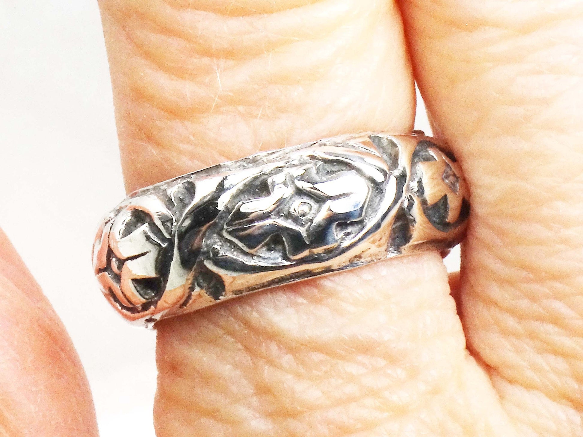 Vintage Sterling Silver Wide Floral Band 8 mm Silver Wedding Ring Size 7