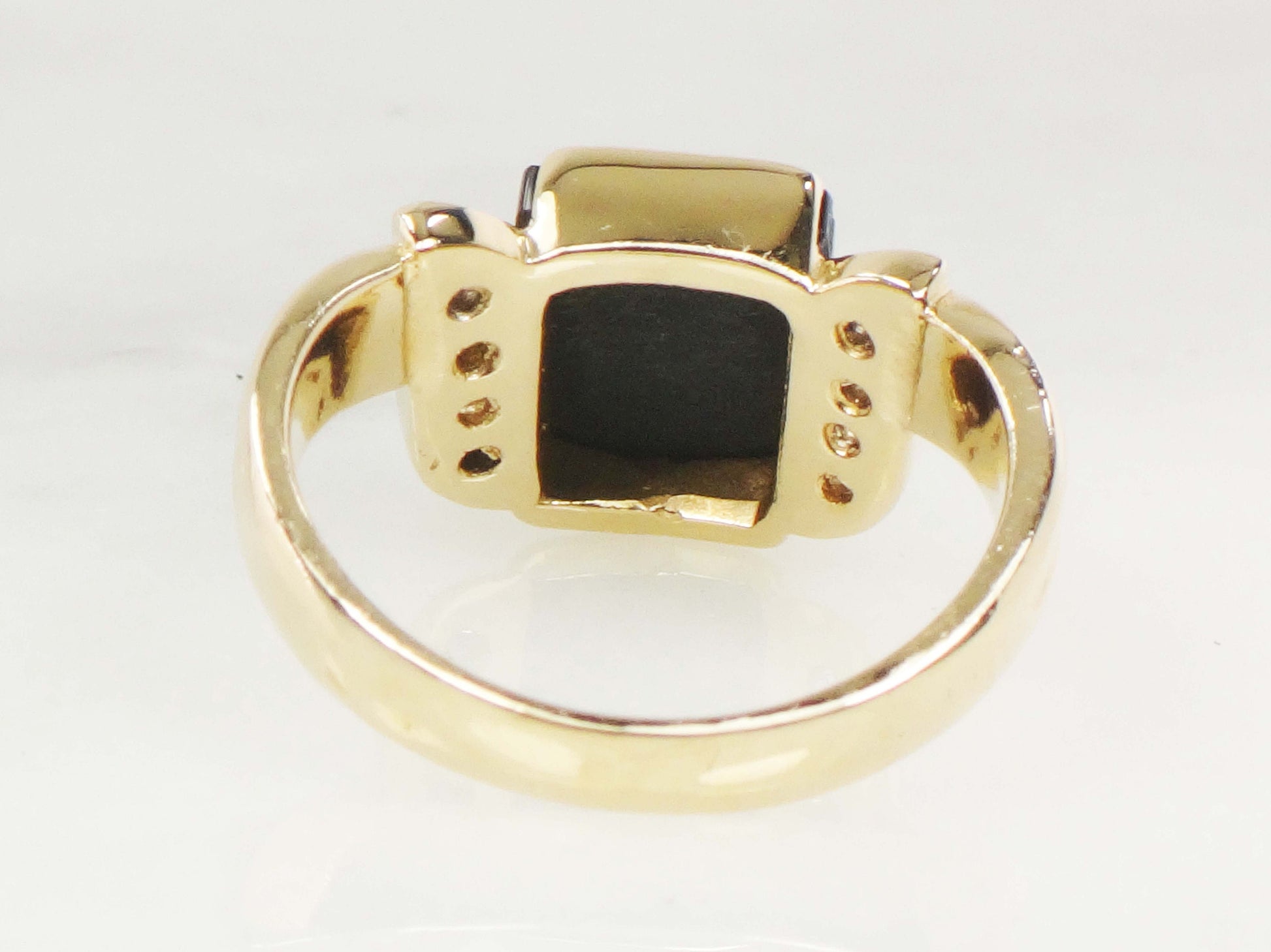 Vintage 14k Yellow Gold Black Onyx Diamond Ring - Size 6.5