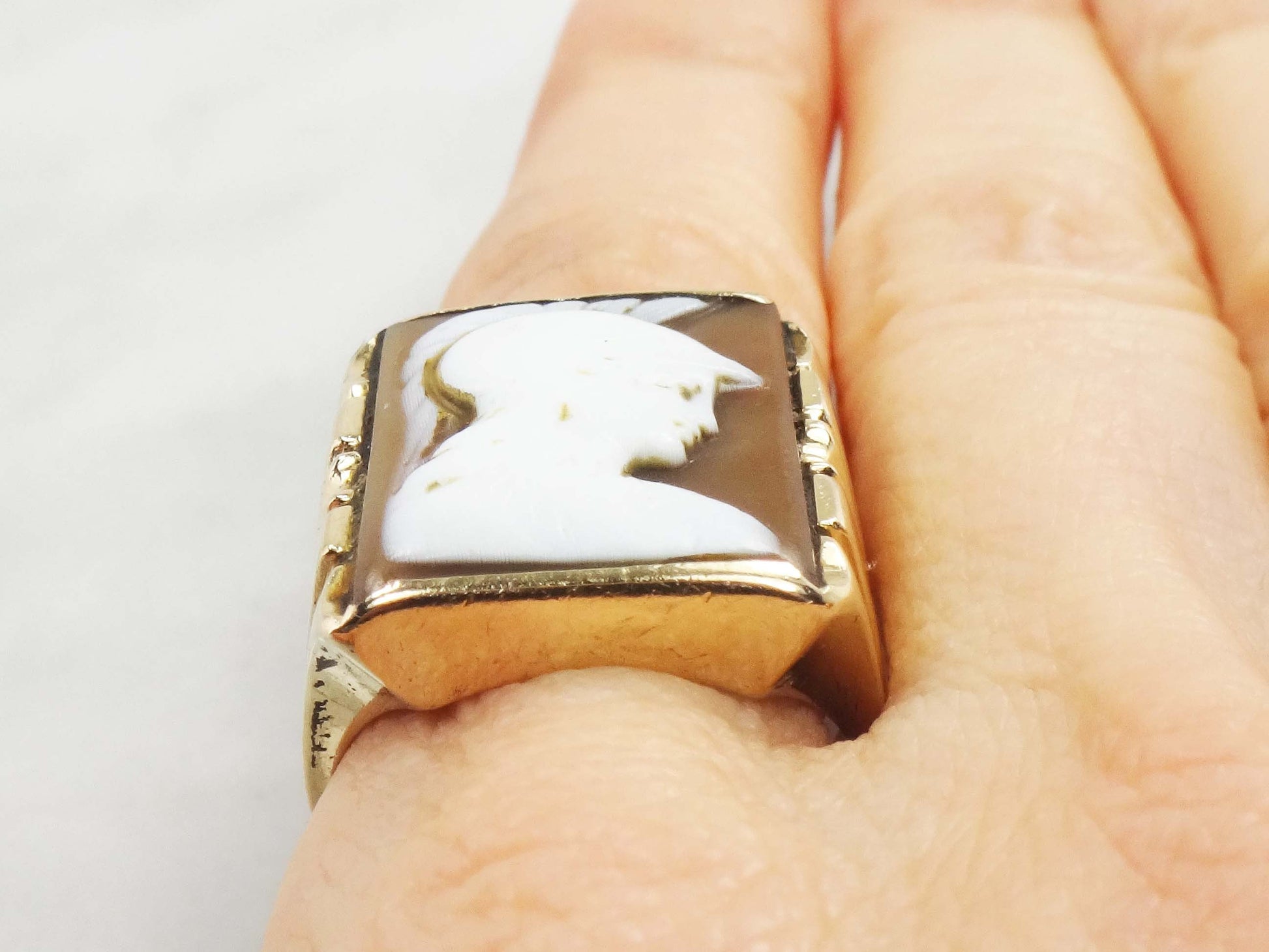 Vintage 14k Gold Cameo Ring: Carved Roman Soldier, Antique, Size 8