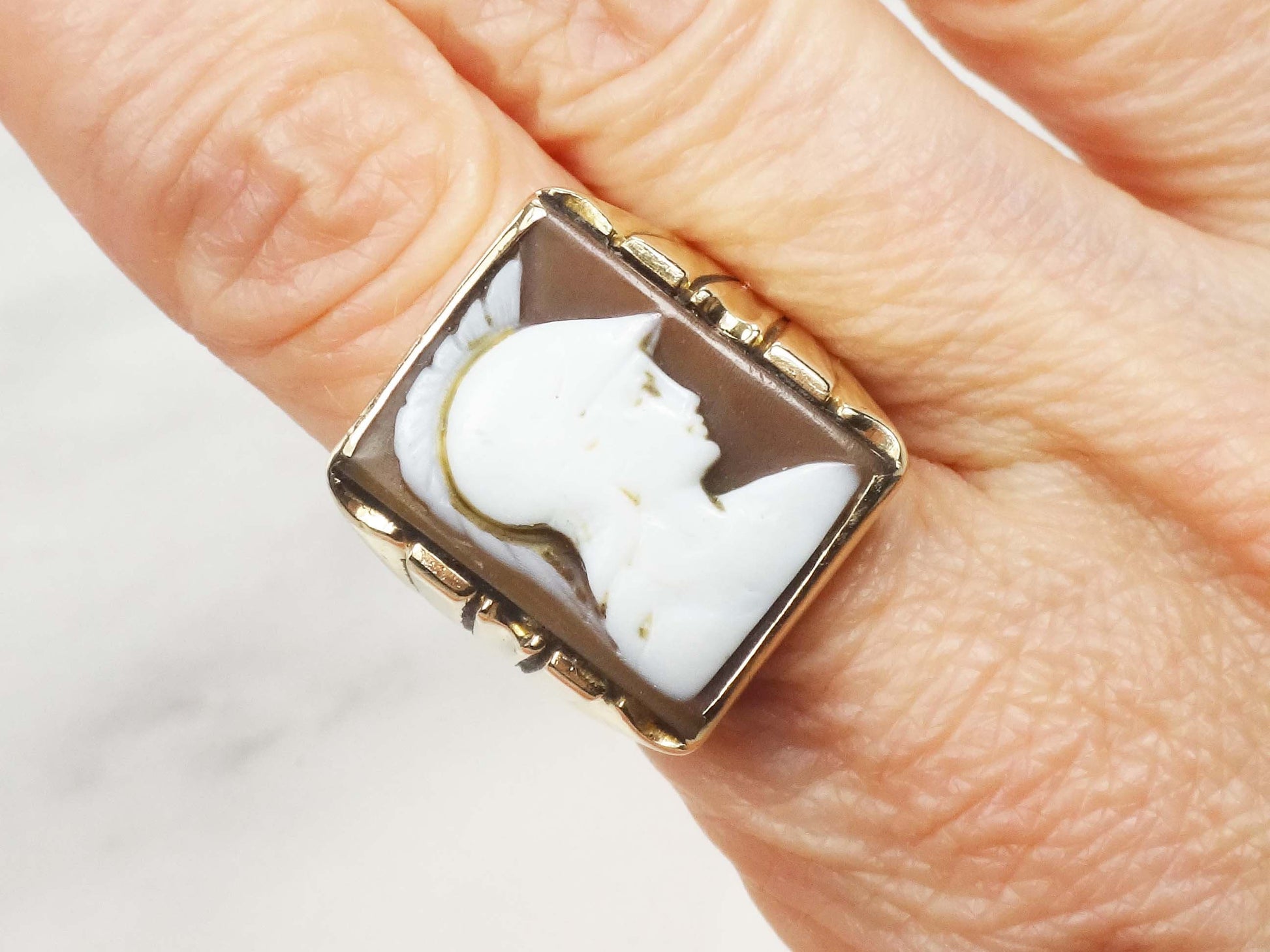 Vintage 14k Gold Cameo Ring: Carved Roman Soldier, Antique, Size 8