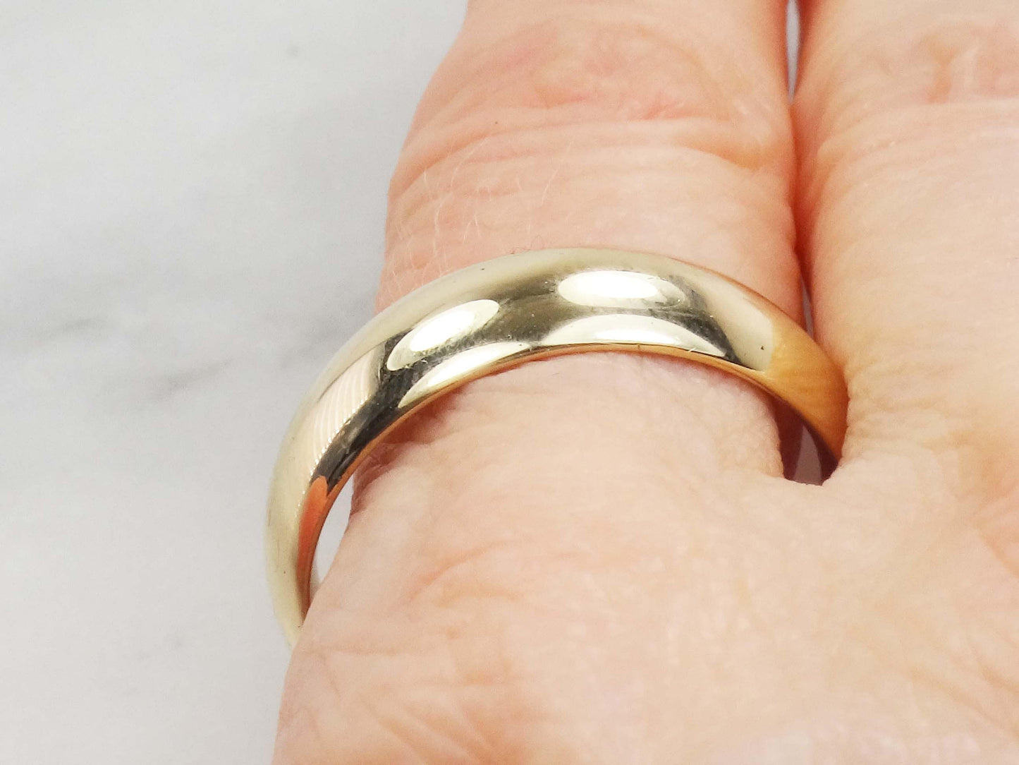 Solid 14k Yellow Gold Wedding Band - Vintage 7 mm Wide Plain Wedding Ring with Comfort Fit - Size 10.5 - Men's Unisex