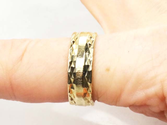 Vintage 14k Yellow Gold ArtCarved Wood Wedding Band 6.5 MM Size 7.25