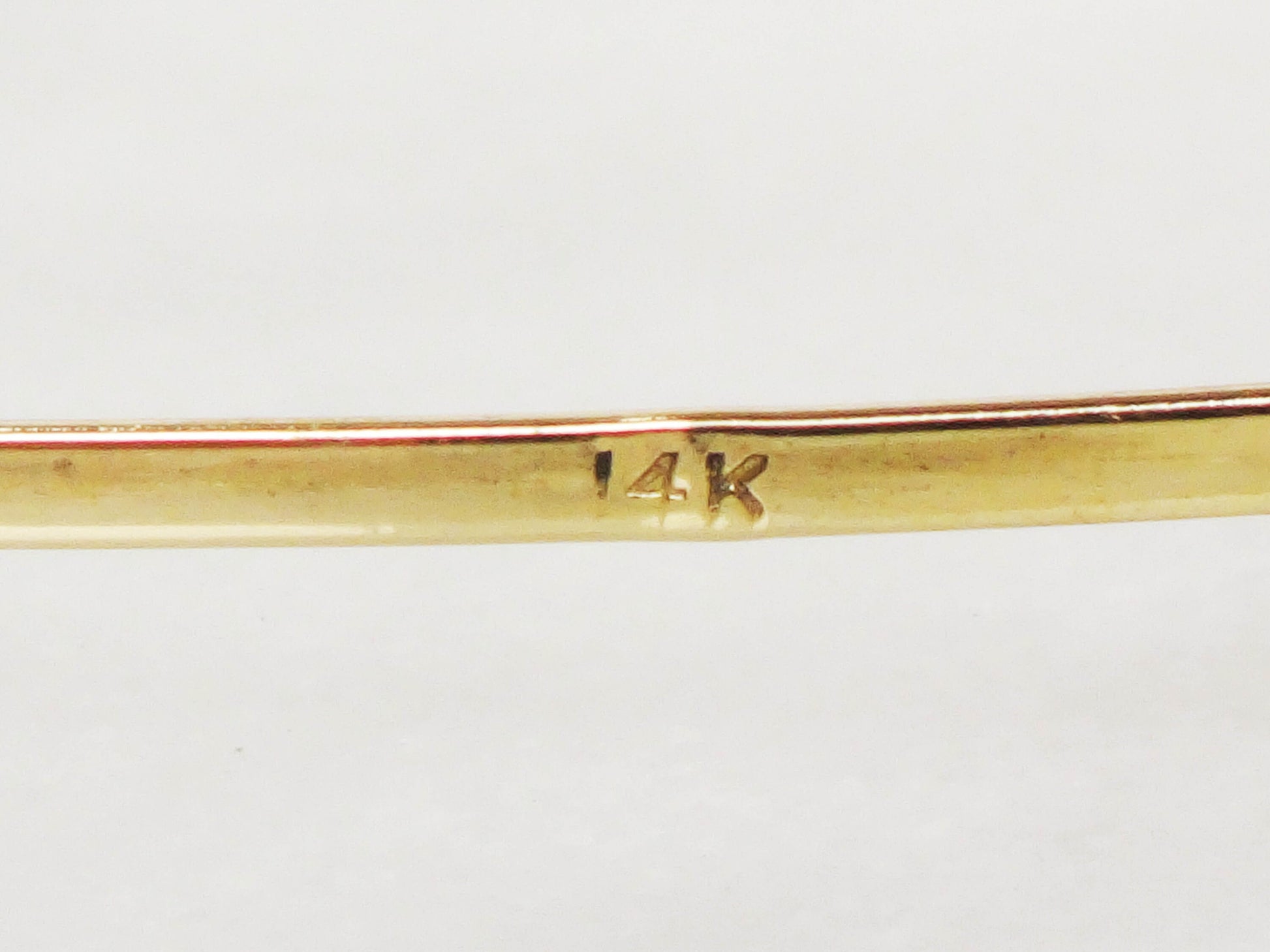 Vintage 14k Yellow Gold Bangle Bracelet: Engraved Crosshatch Design