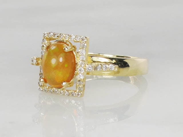 Vintage 14k Yellow Gold Fire Opal Diamond Halo Ring - Size 7