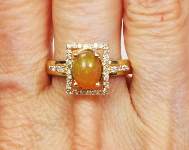 Vintage 14k Yellow Gold Fire Opal Diamond Halo Ring - Size 7