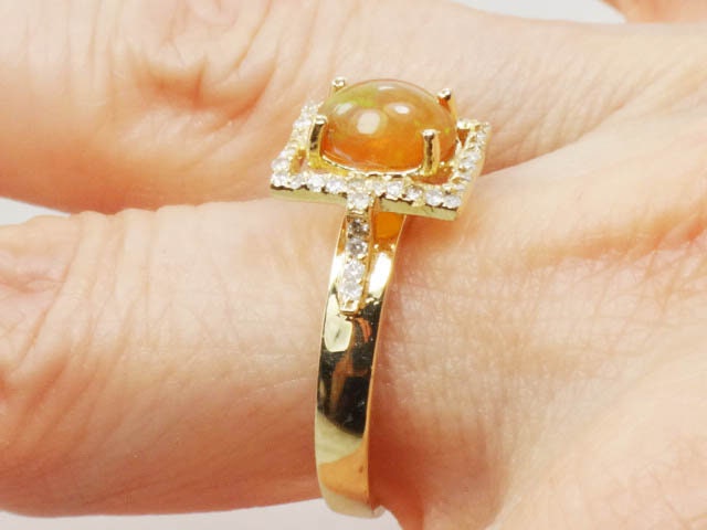Vintage 14k Yellow Gold Fire Opal Diamond Halo Ring - Size 7