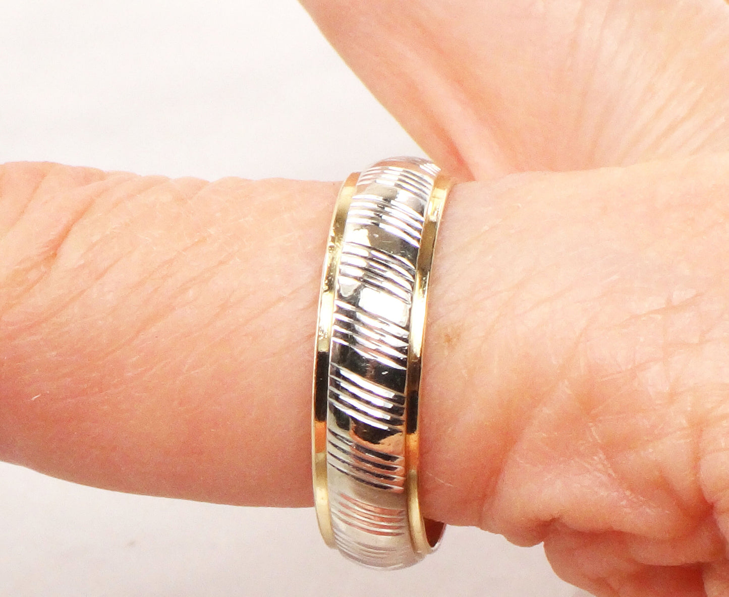 Vintage 14k Two Tone Gold Wedding Band - Line Design, Size 10, 5.75 MM