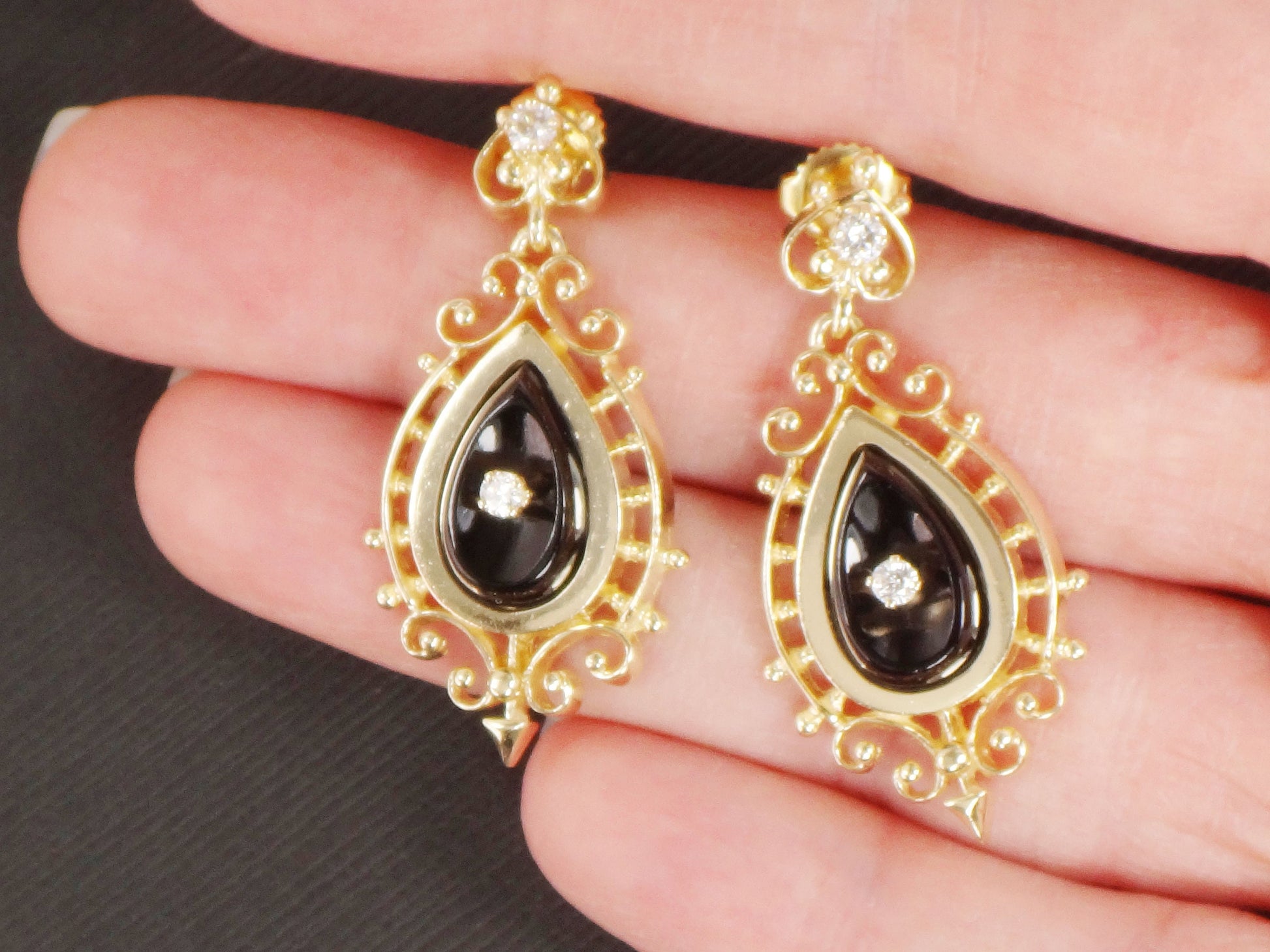 Vintage 14k Gold Black Onyx Diamond Dangle Earrings by KGJ