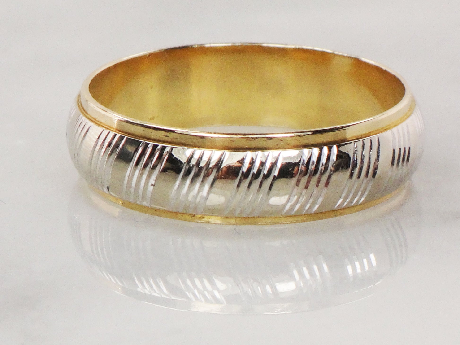 Vintage 14k Two Tone Gold Wedding Band - Line Design, Size 10, 5.75 MM