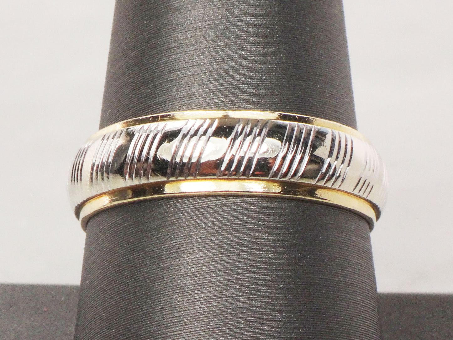 Vintage 14k Two Tone Gold Wedding Band - Line Design, Size 10, 5.75 MM