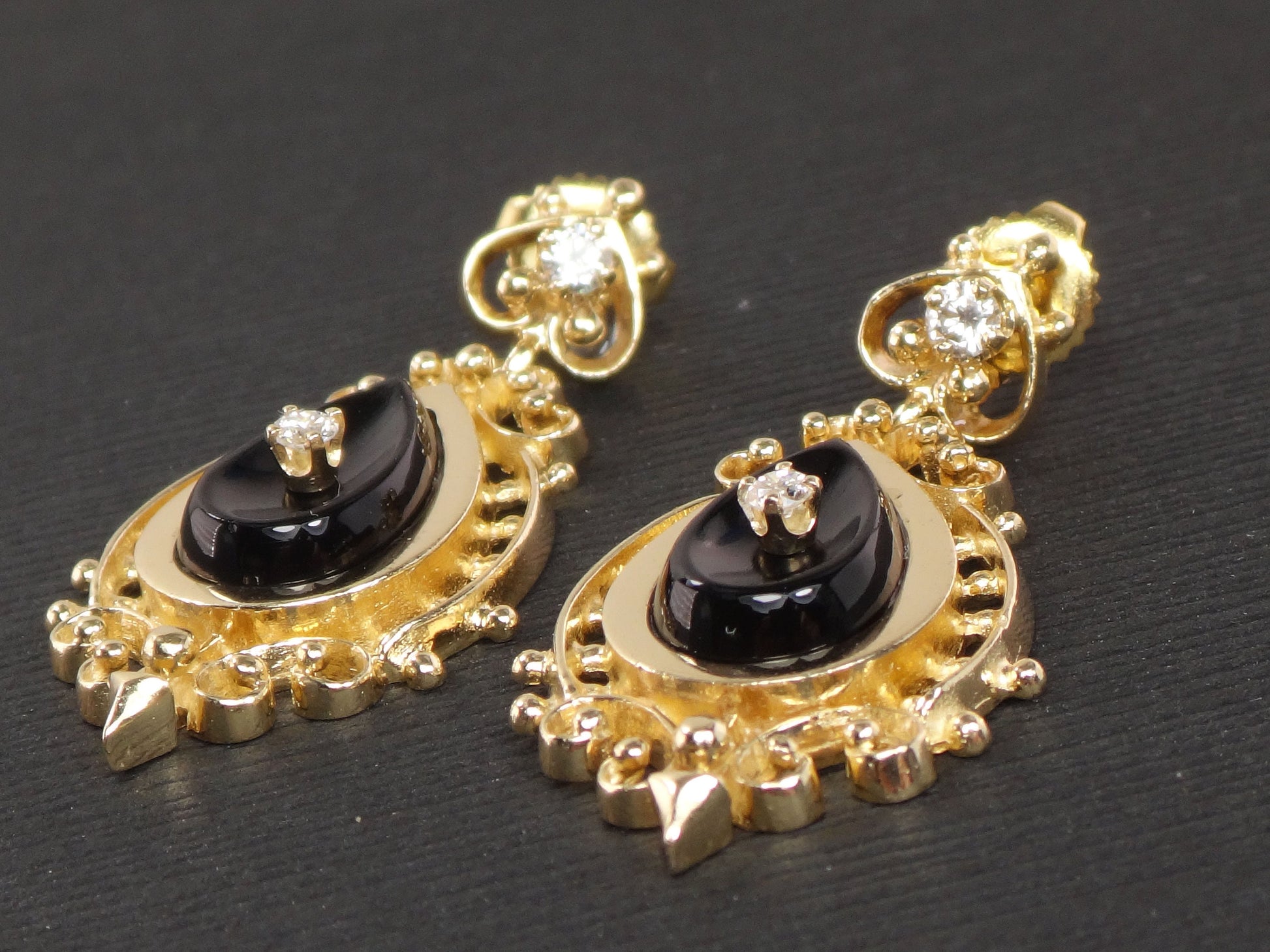Vintage 14k Gold Black Onyx Diamond Dangle Earrings by KGJ