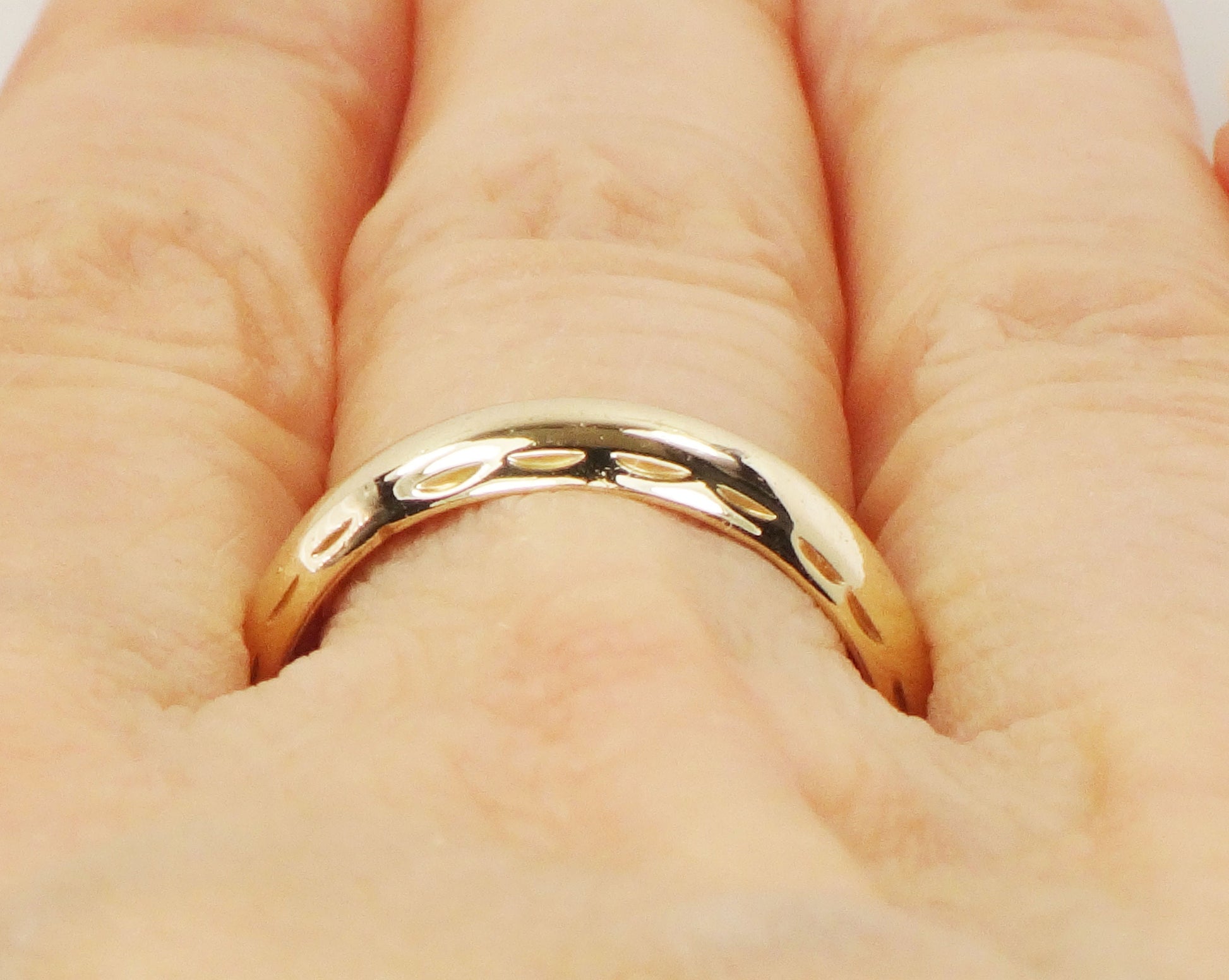 Vintage 14k Yellow Gold Wedding Band - 5 MM Plain Polished Design, Size 7.25