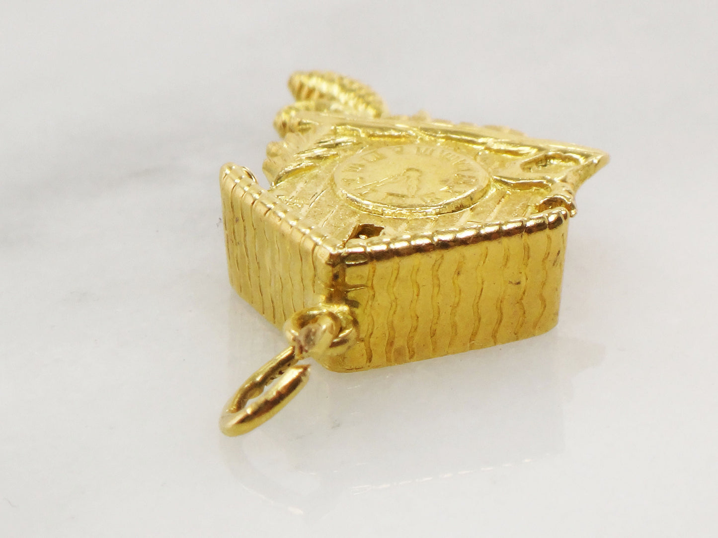 Vintage 18k Yellow Gold Cuckoo Clock Charm Pendant, Moving Clock Charm, Bavaria Germany Travel Charm