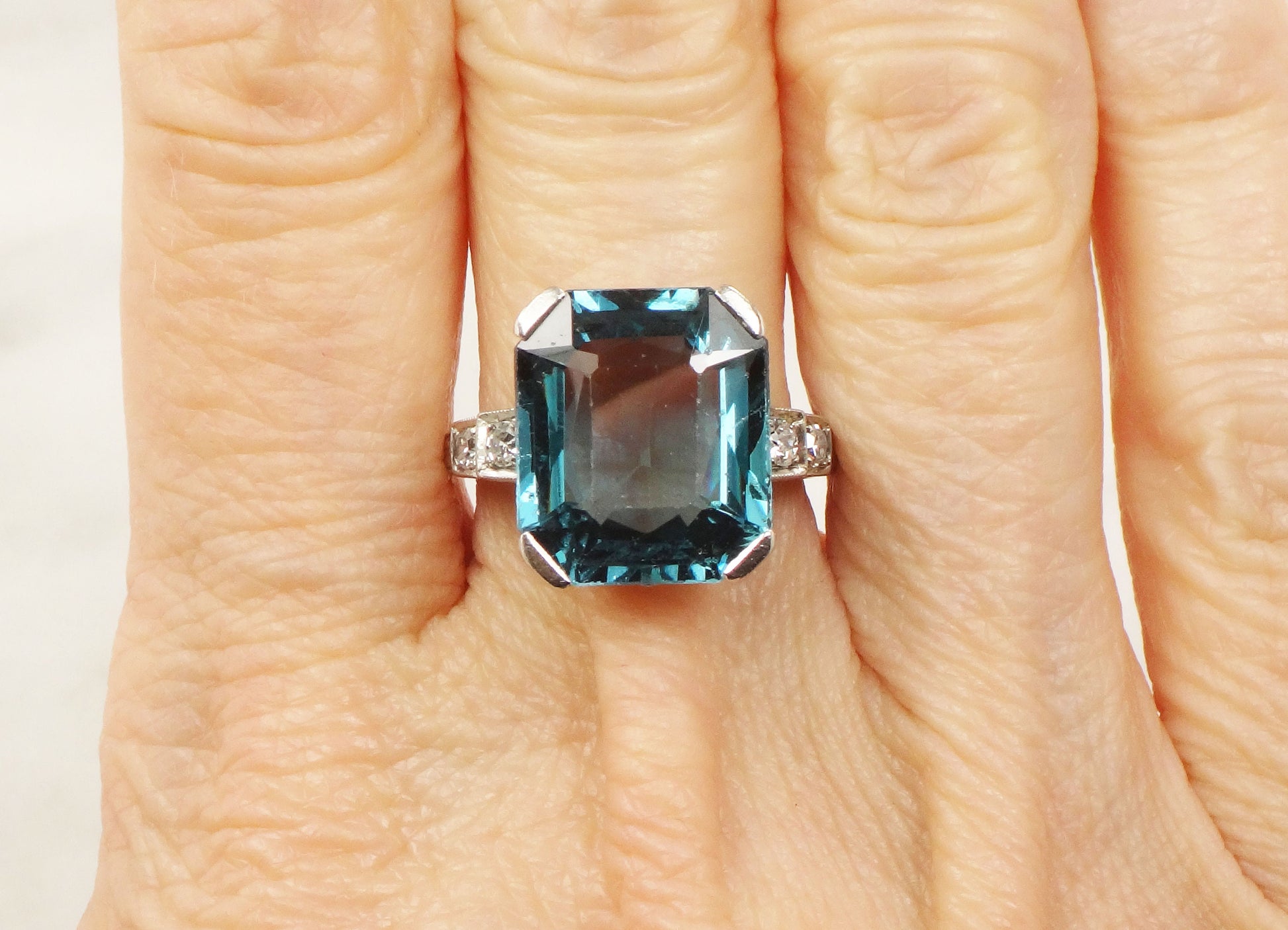 Vintage Art Deco 18k White Gold Blue Spinel Diamond Ring - Size 6.75