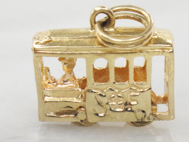 Vintage 14k Gold Cable Car Charm: San Francisco Travel Pendant