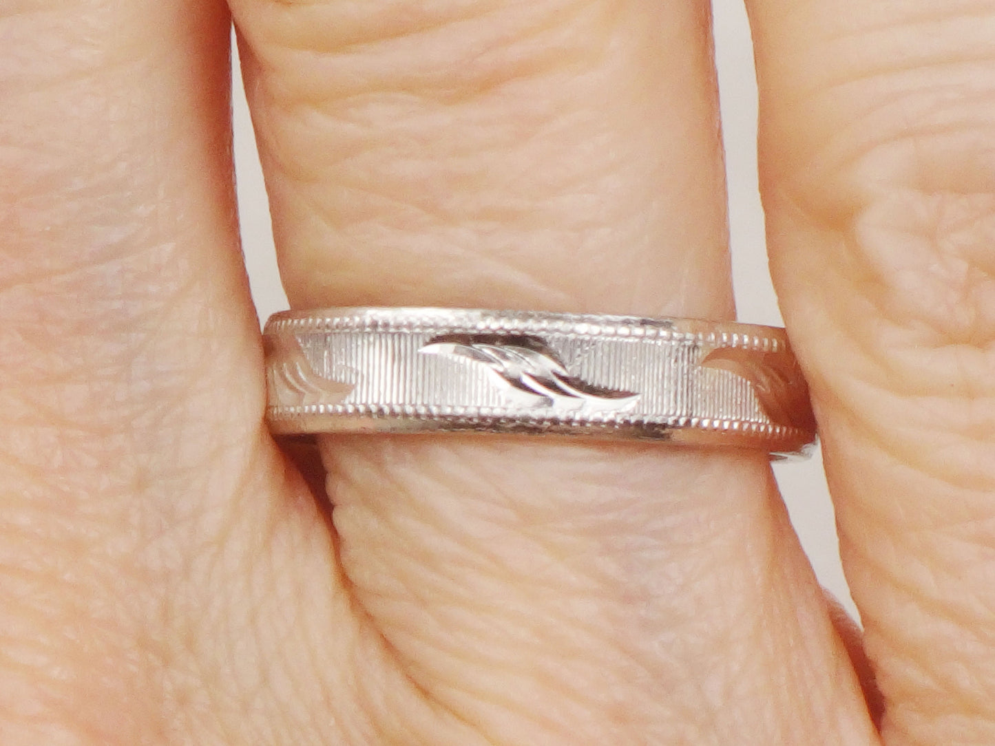 Vintage Platinum Wedding Band: Mid-Century Engraved Stacking Ring, Size 5.5