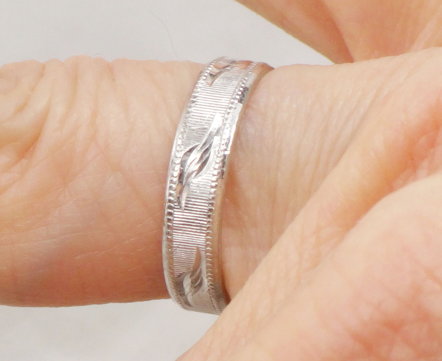 Vintage Platinum Wedding Band: Mid-Century Engraved Stacking Ring, Size 5.5