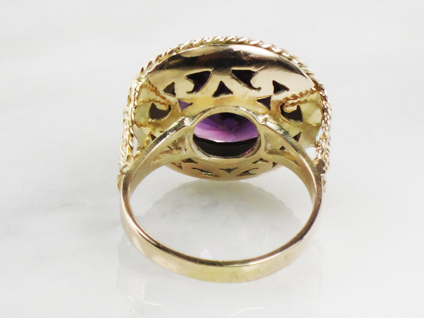 Vintage Large 14k Yellow Gold Round Purple Sapphire Ring Size 9