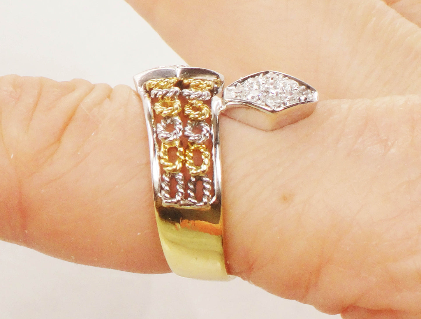 18k Two Tone Gold Natural Diamond Ring 1/3 Carat TDW Wide Band Ring Size 6.5