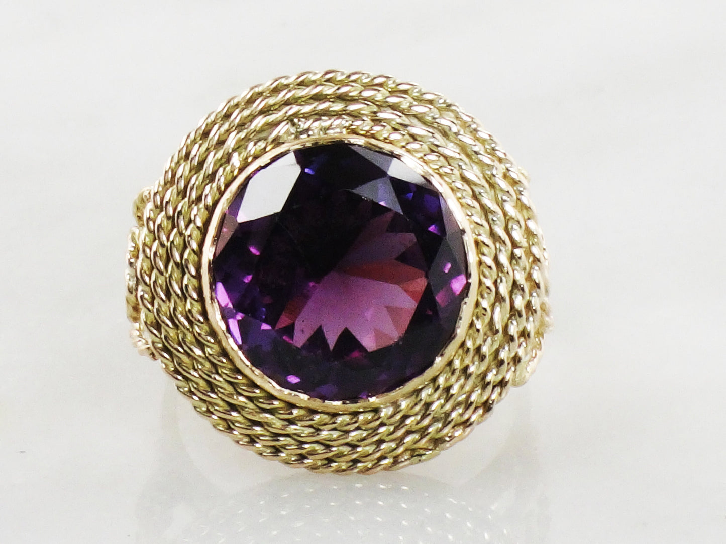 Vintage Large 14k Yellow Gold Round Purple Sapphire Ring Size 9