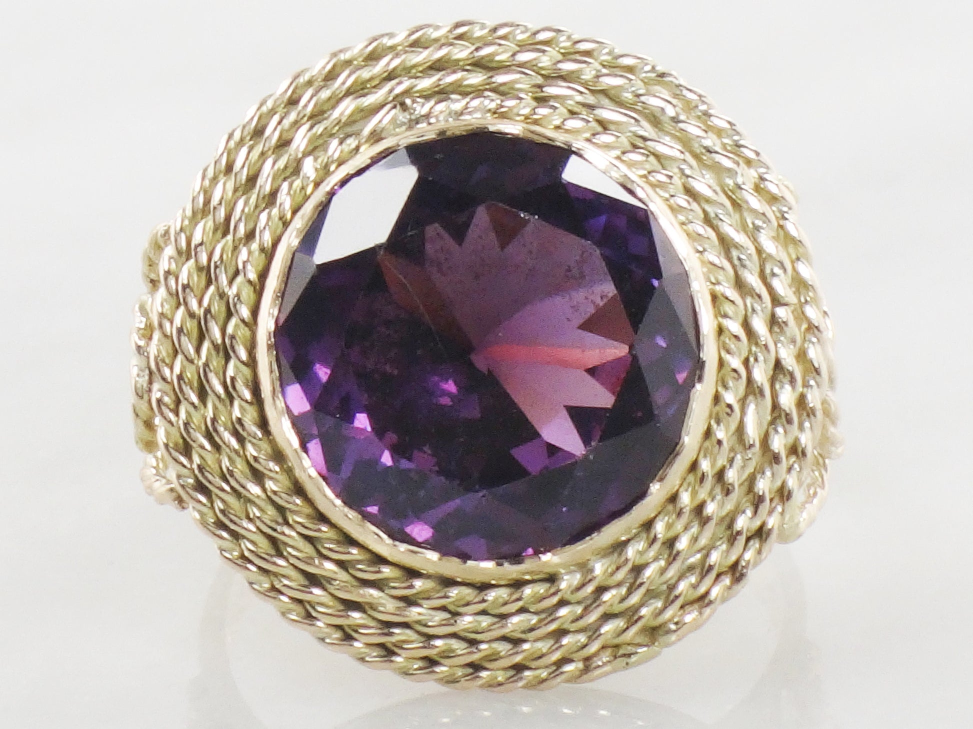 Vintage Large 14k Yellow Gold Round Purple Sapphire Ring Size 9