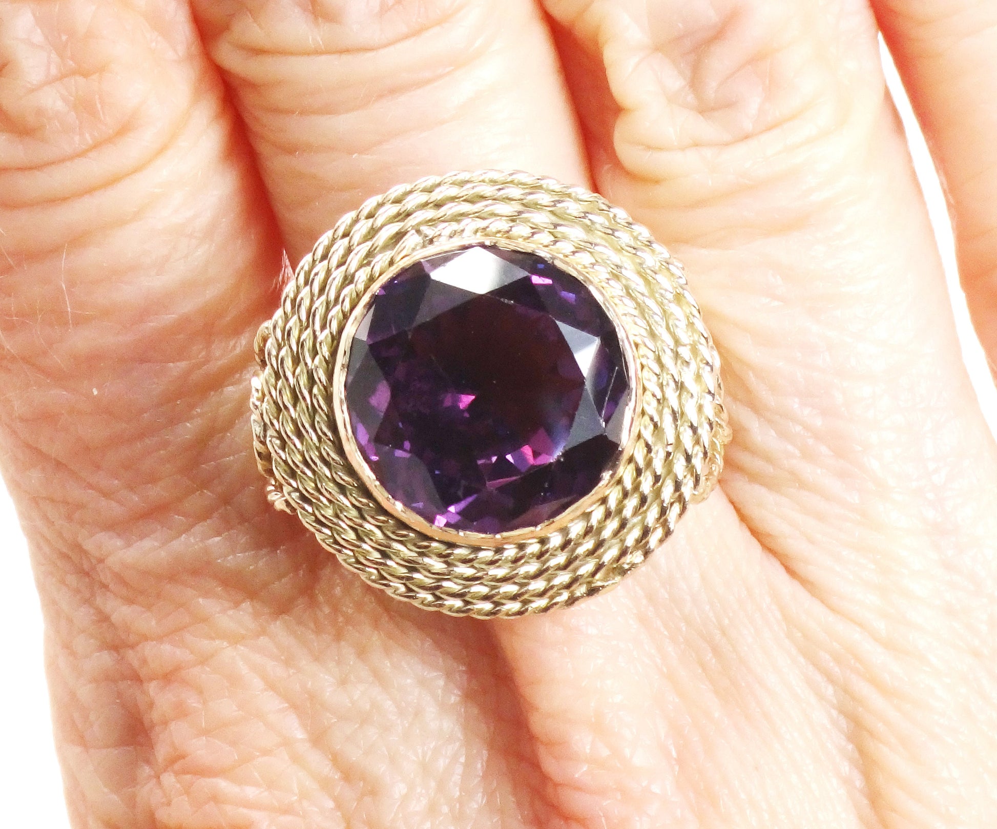 Vintage Large 14k Yellow Gold Round Purple Sapphire Ring Size 9