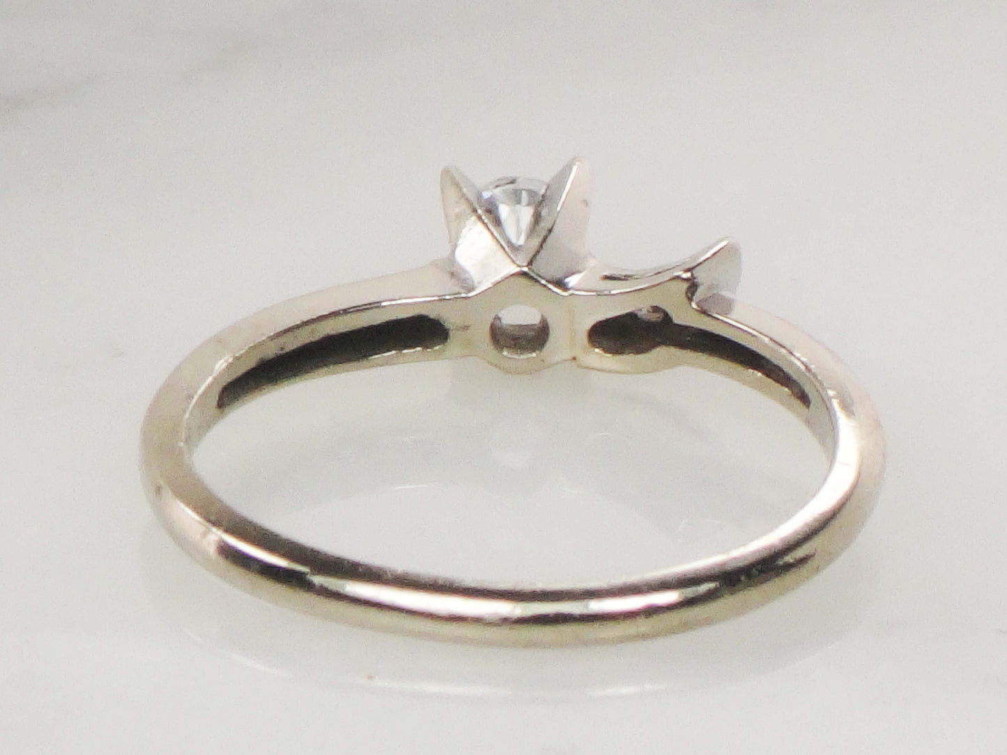 Vintage 4k White Gold Natural Diamond Engagement Ring, .16 Carat Round Diamond Size 5 3/4