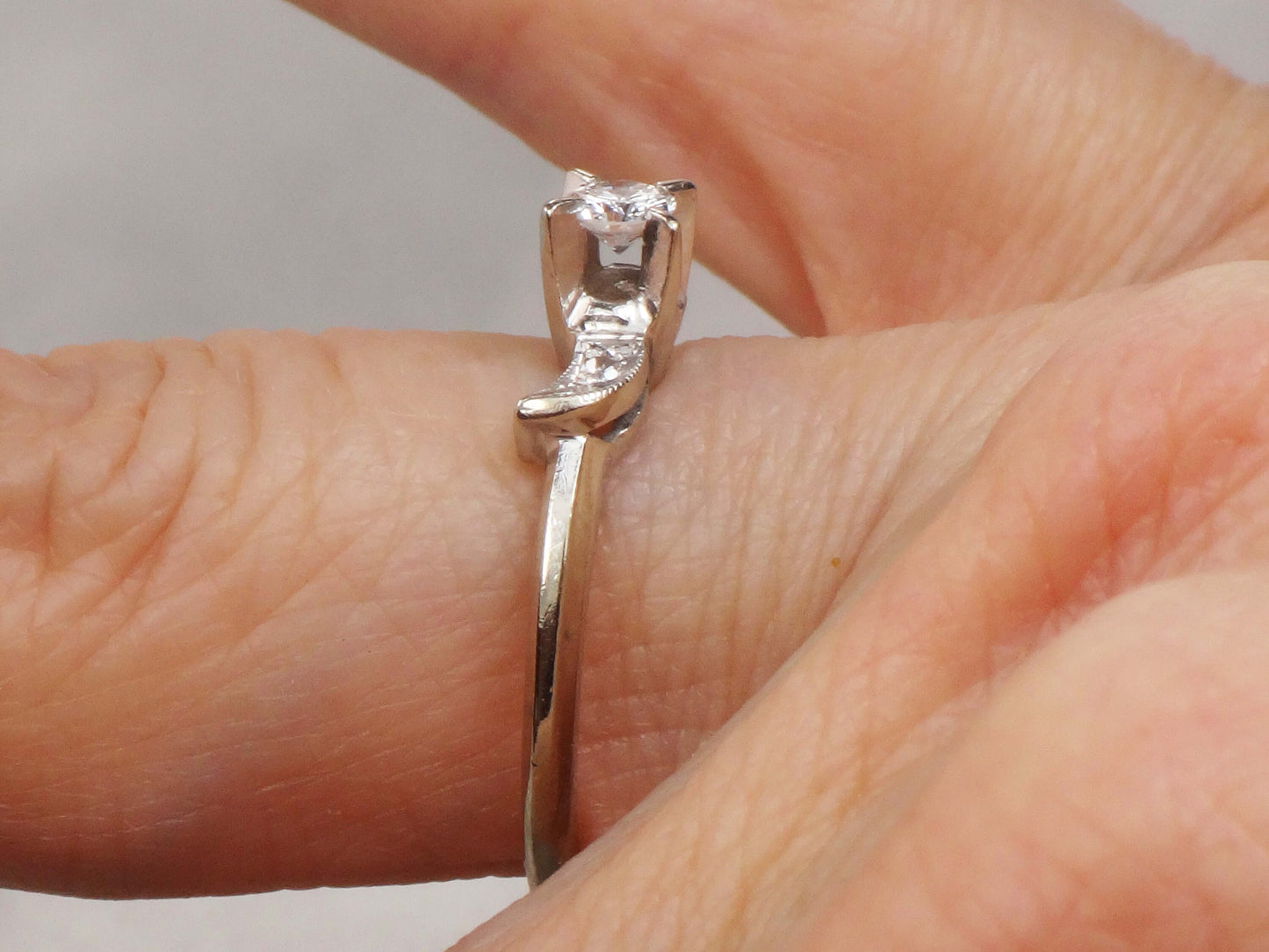 Vintage 4k White Gold Natural Diamond Engagement Ring, .16 Carat Round Diamond Size 5 3/4