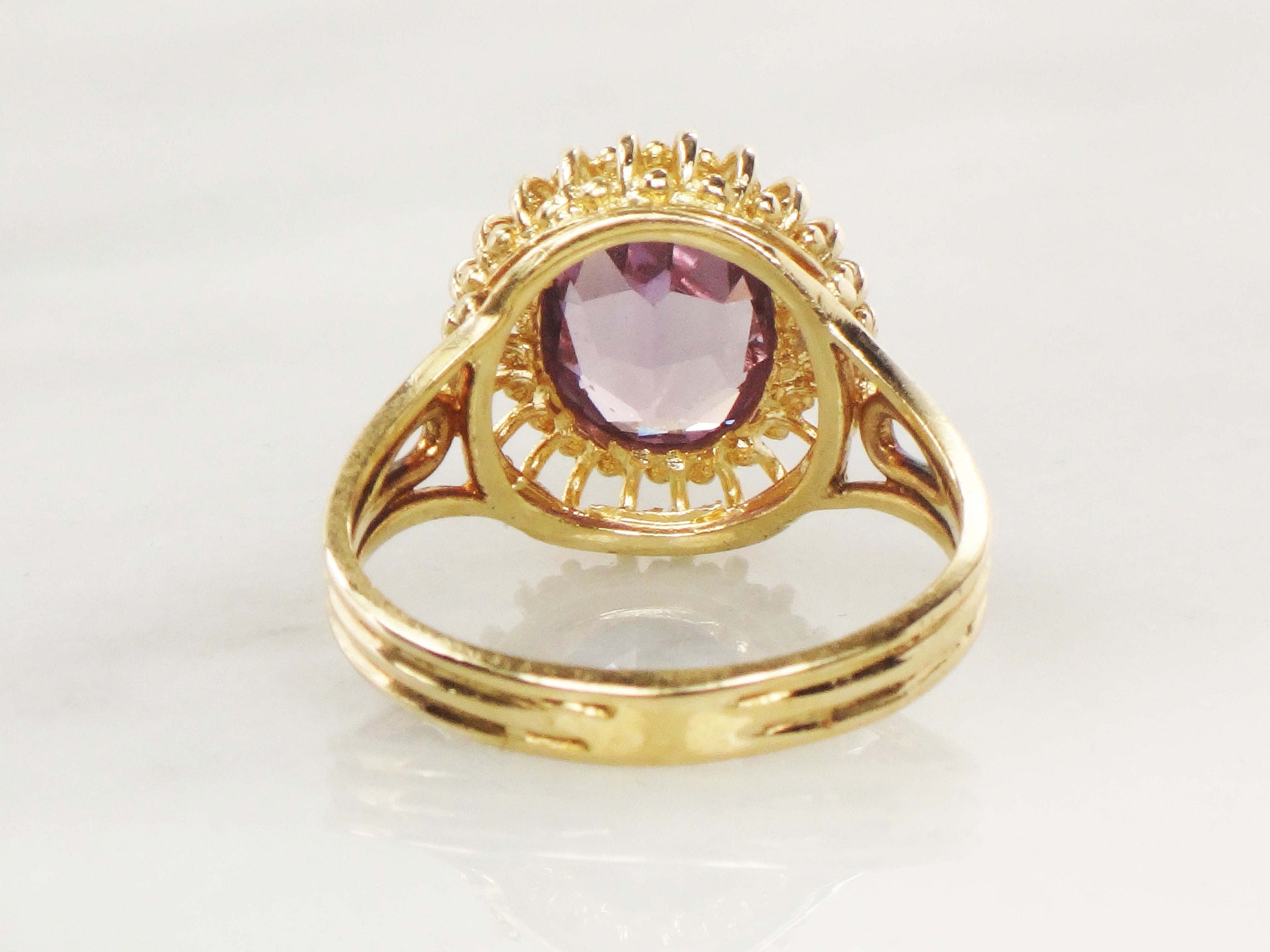 Vintage Solid 14k Yellow Gold Oval Purple Sapphire Ring Size 7